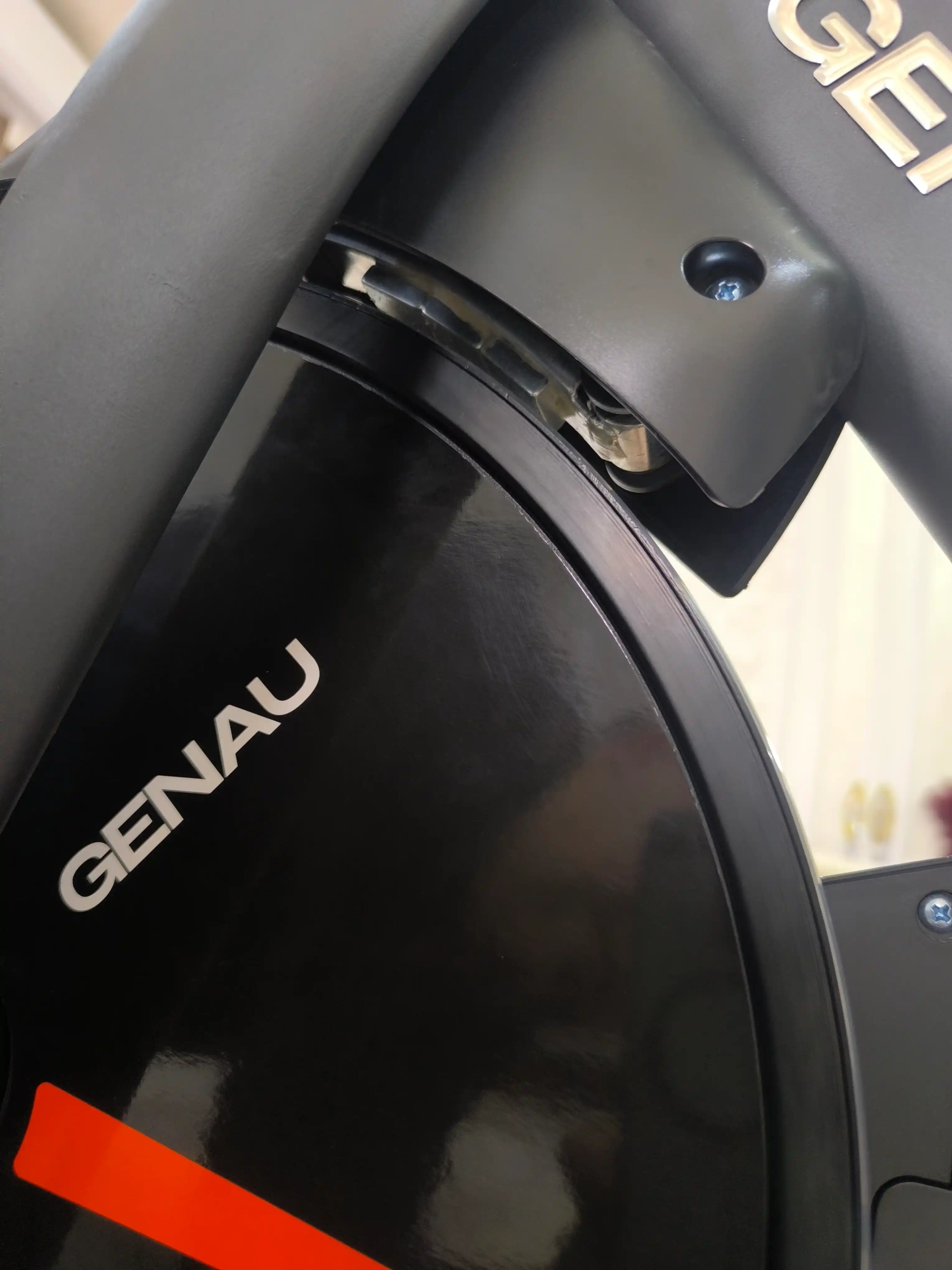 Велотренажер Genau Zest Pro C6, максимальный вес пользователя 150 кг SB1-02A