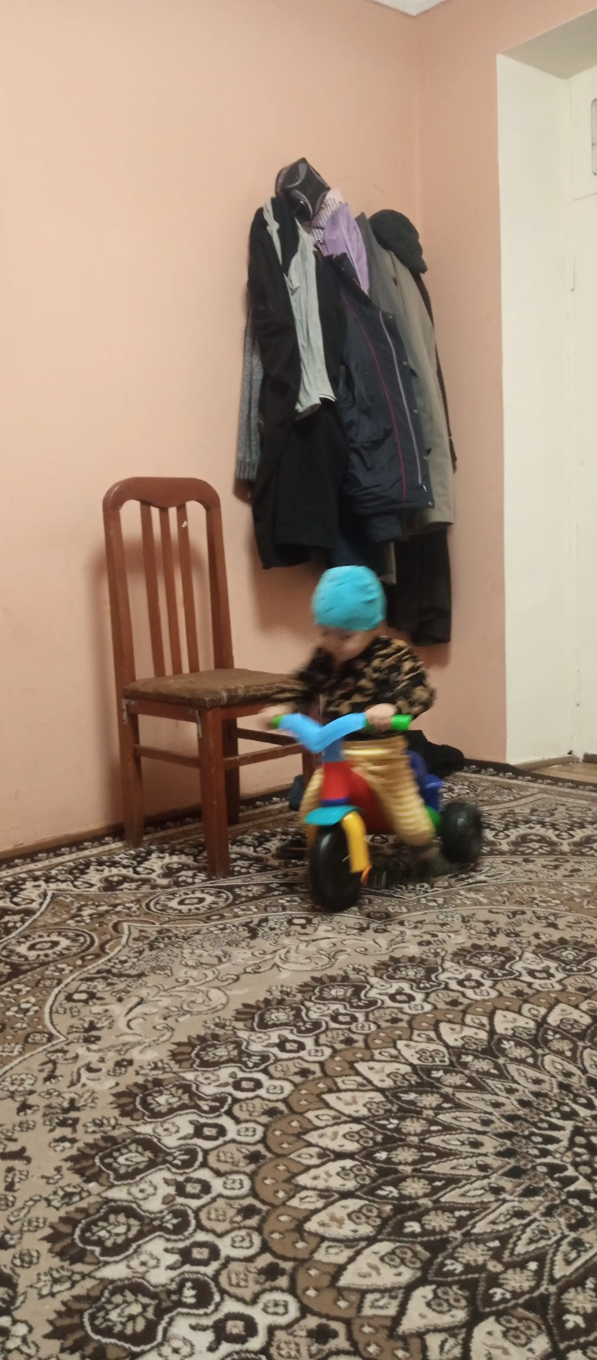 Bolalar velosipedi 3 g'ildirakli, rang-barang