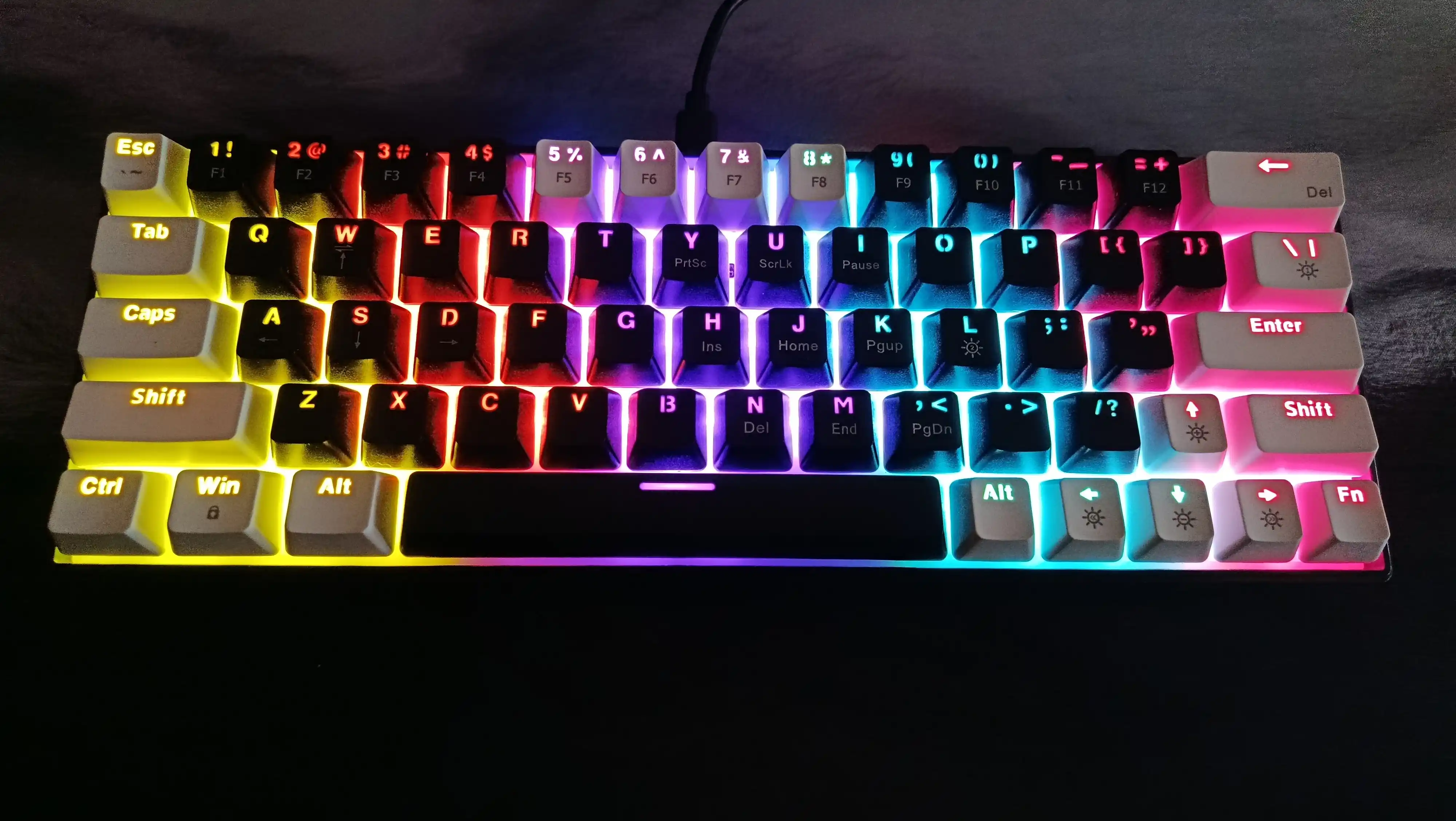 Zifrind Rgb mexanik o‘yin klaviaturasi, 98 ta o‘yin tugmasi va multimedia bilan yoritilgan