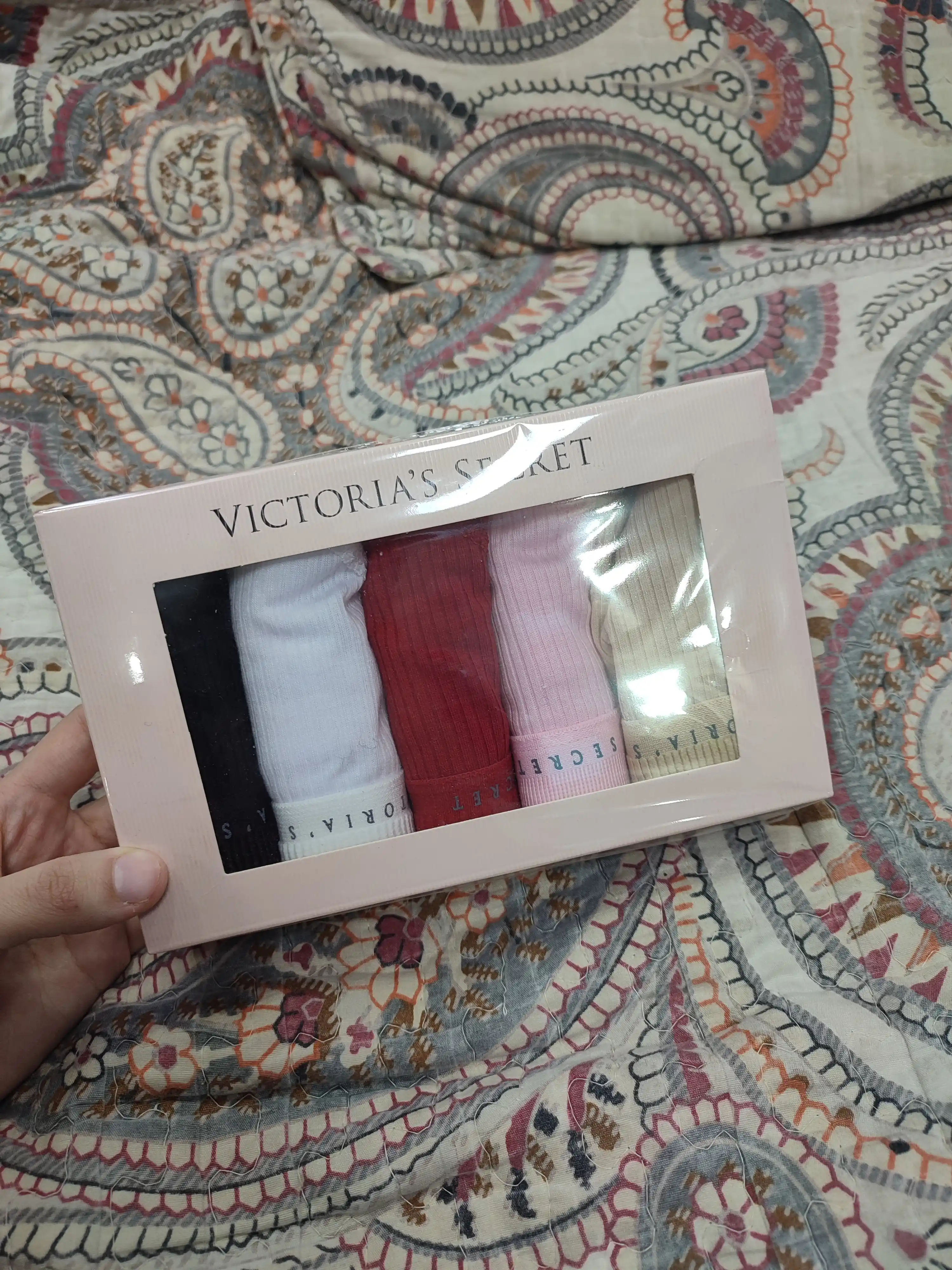 Ayollar uchun Victoria`s secret trusiklari, 5 dona to‘plam, sovg‘a qutisida ichki kiyim