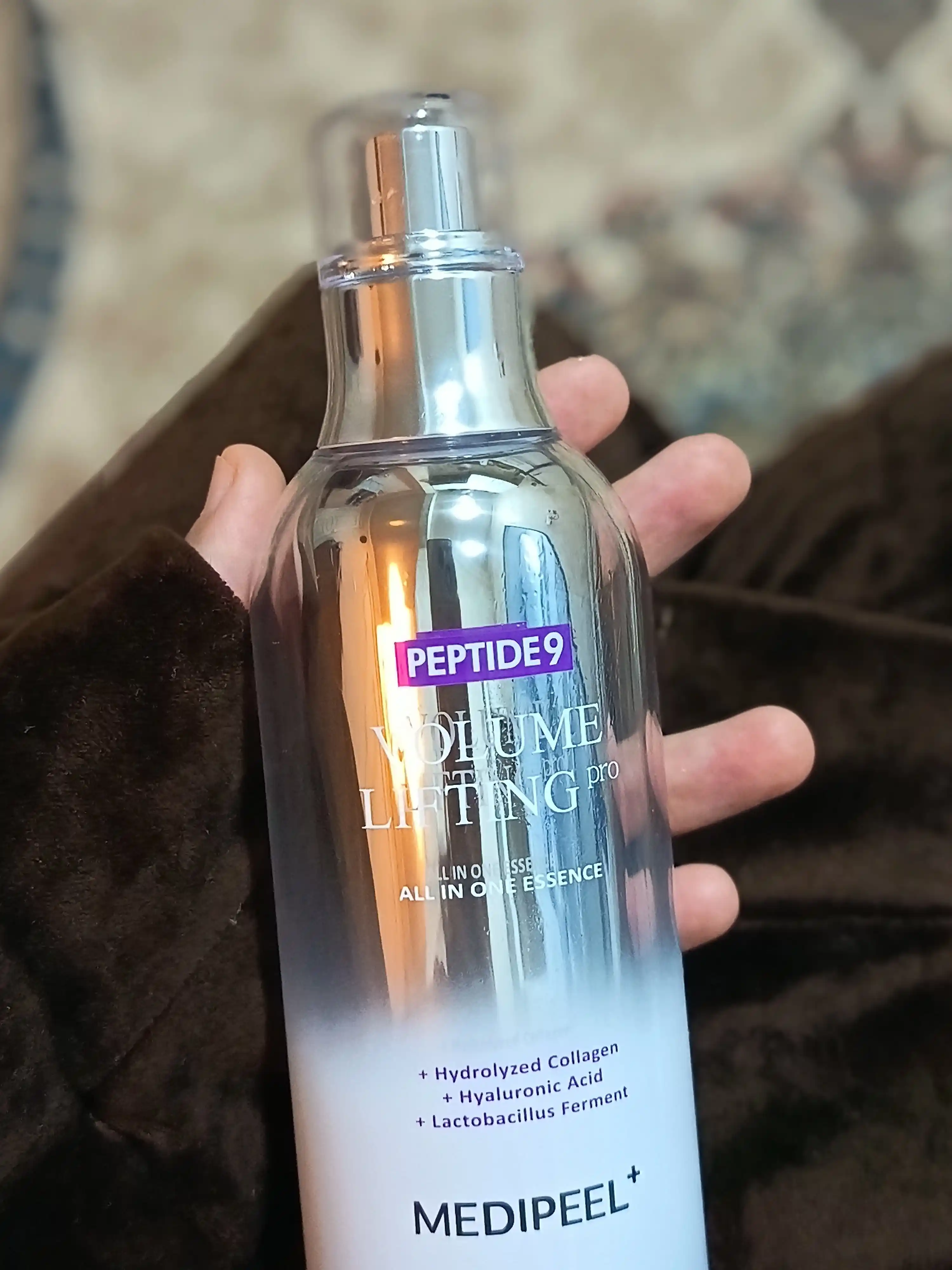 Yuz uchun essensiya, MEDIPEEL+, Peptide 9, Volume white cica, Volume lifting, Volume essence, 100 ml