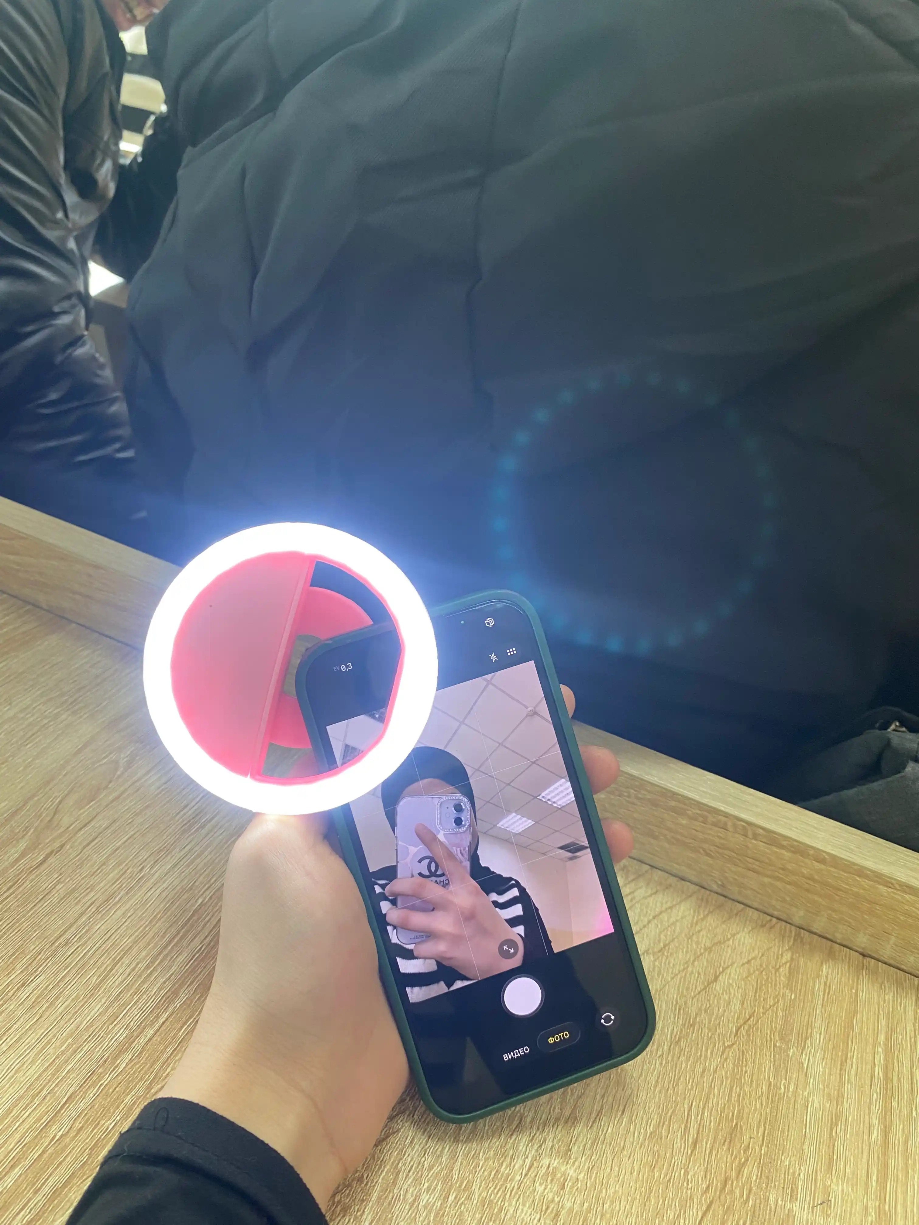 Кольцевая лампа GlowClip для телефона