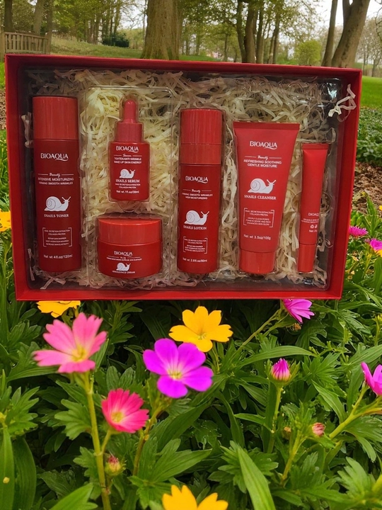 Gialuron kislotali, terini yoshartirish uchun BIOAQUA kosmetik sovg‘a to‘plami