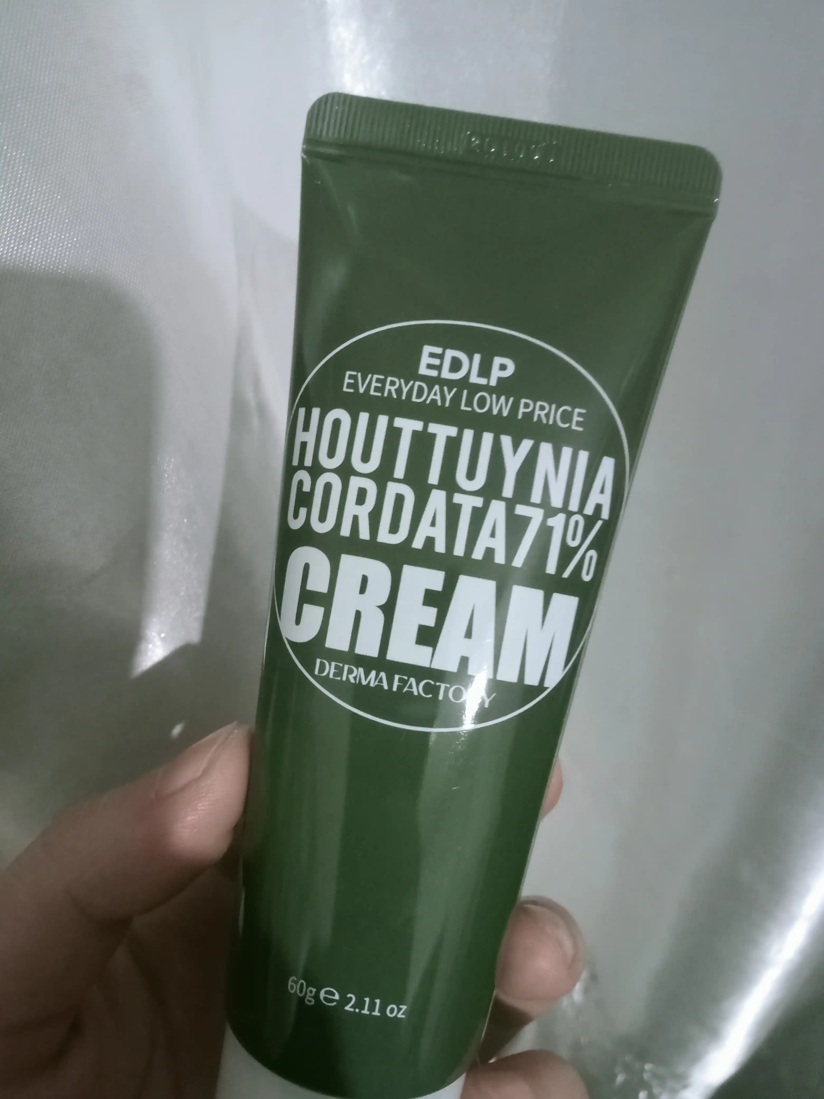 Увлажняющий крем с успокаивающим эффектом DERMA FACTORY Houttuynia Cordata 71% Cream, 120мл