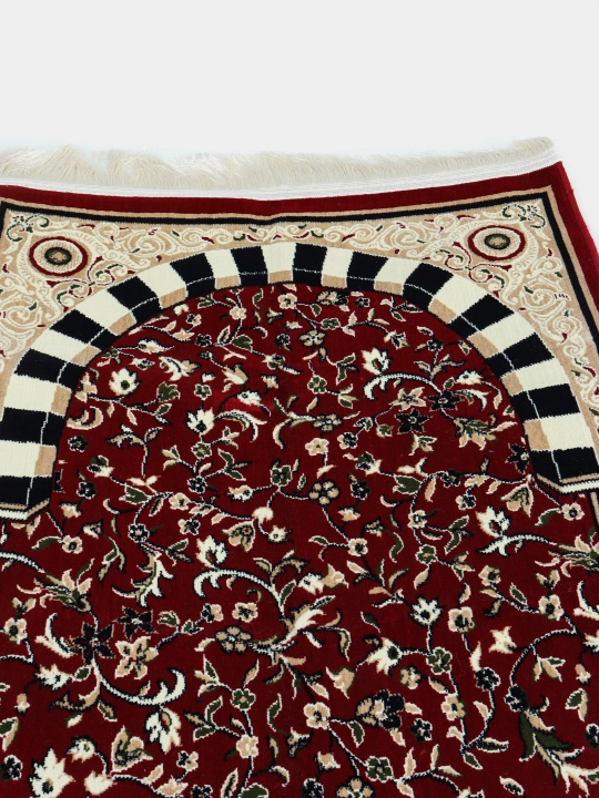 Joynamoz Madina, Mada Carpets mahsuloti, yumshoq va mayin yuza, gilamdek baquvvat sifat