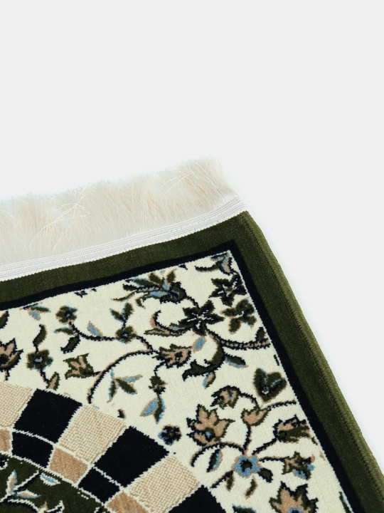 Joynamoz Madina, Mada Carpets mahsuloti, yumshoq va mayin yuza, gilamdek baquvvat sifat