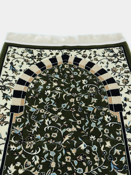 Joynamoz Madina, Mada Carpets mahsuloti, yumshoq va mayin yuza, gilamdek baquvvat sifat
