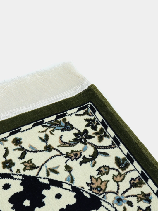 Joynamoz Madina, Mada Carpets mahsuloti, yumshoq va mayin yuza, gilamdek baquvvat sifat
