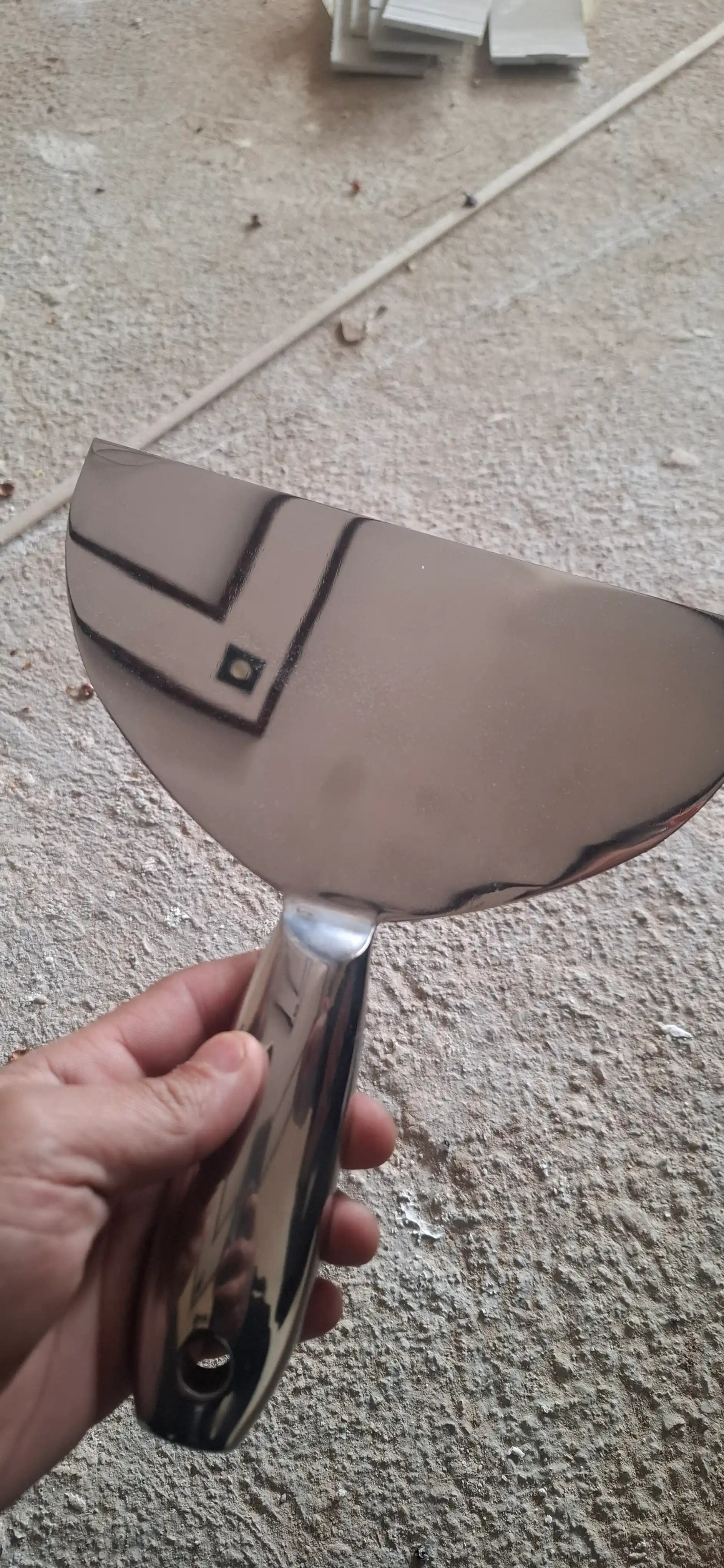Metall shpatel zanglamaydigan po‘latdan, ergonomik tutqichli