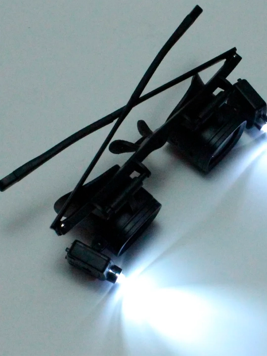 LED chiroqli 2.0X dan 24.0X gacha kattalashtirishga ega bolgan kozoynaklar