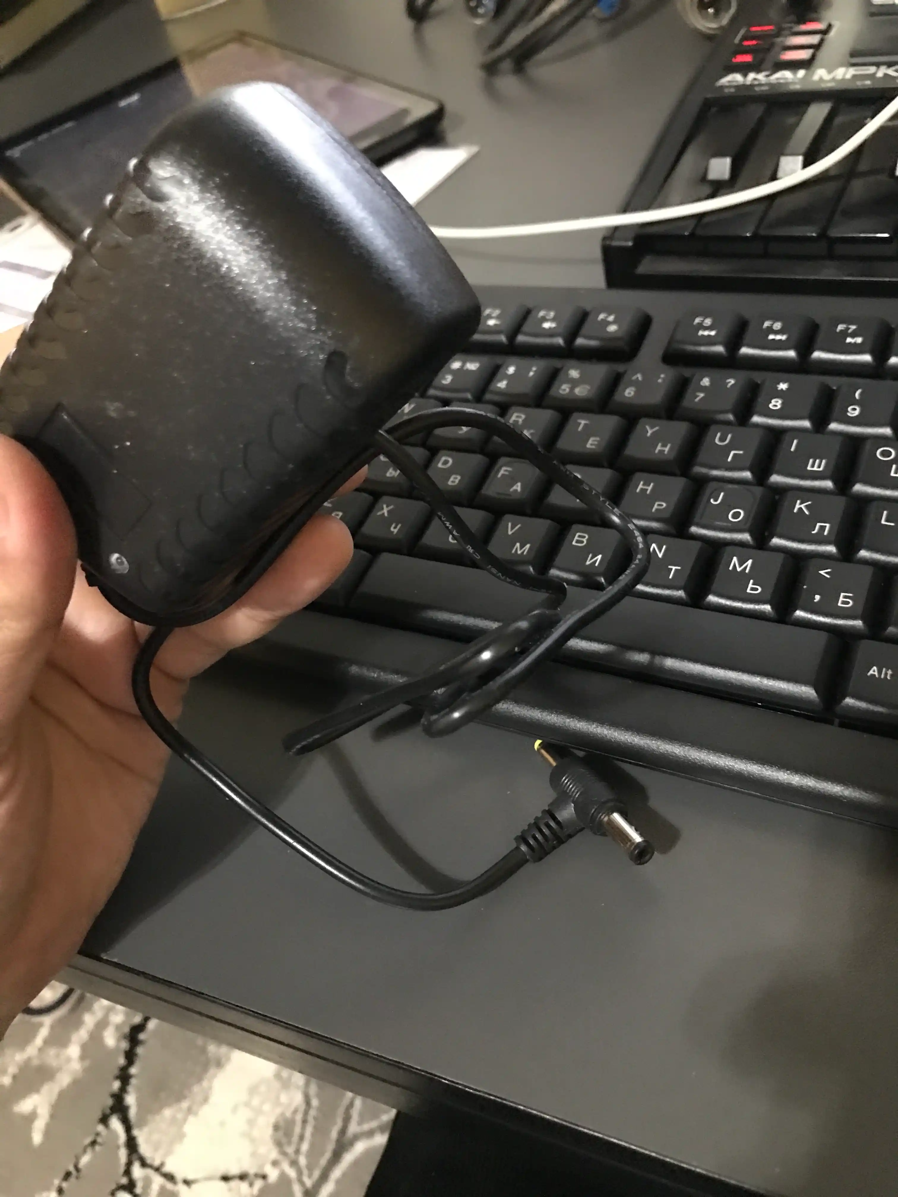 Блок питания для WiFi роутер смартбокс камера и другие устройства 5В2А