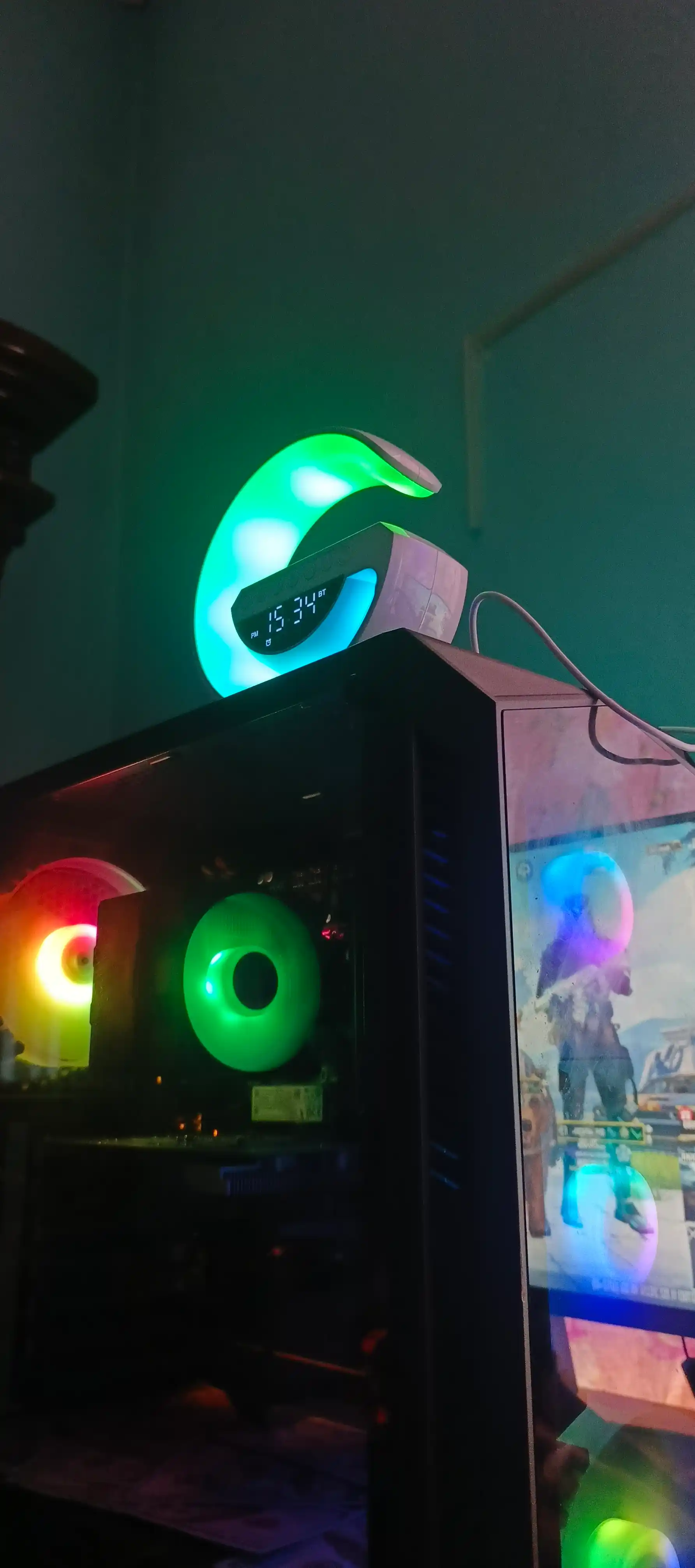 Bluetooth karnayli stol soati, simsiz quvvatlash, RGB yoritgich, signal