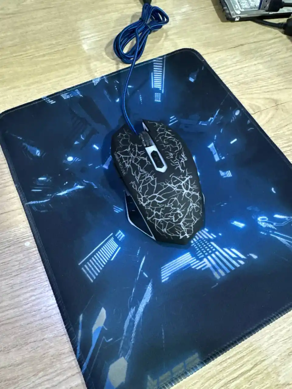 Simli o‘yin sichqonchasi, 1600 dpi RGB yoritilgan