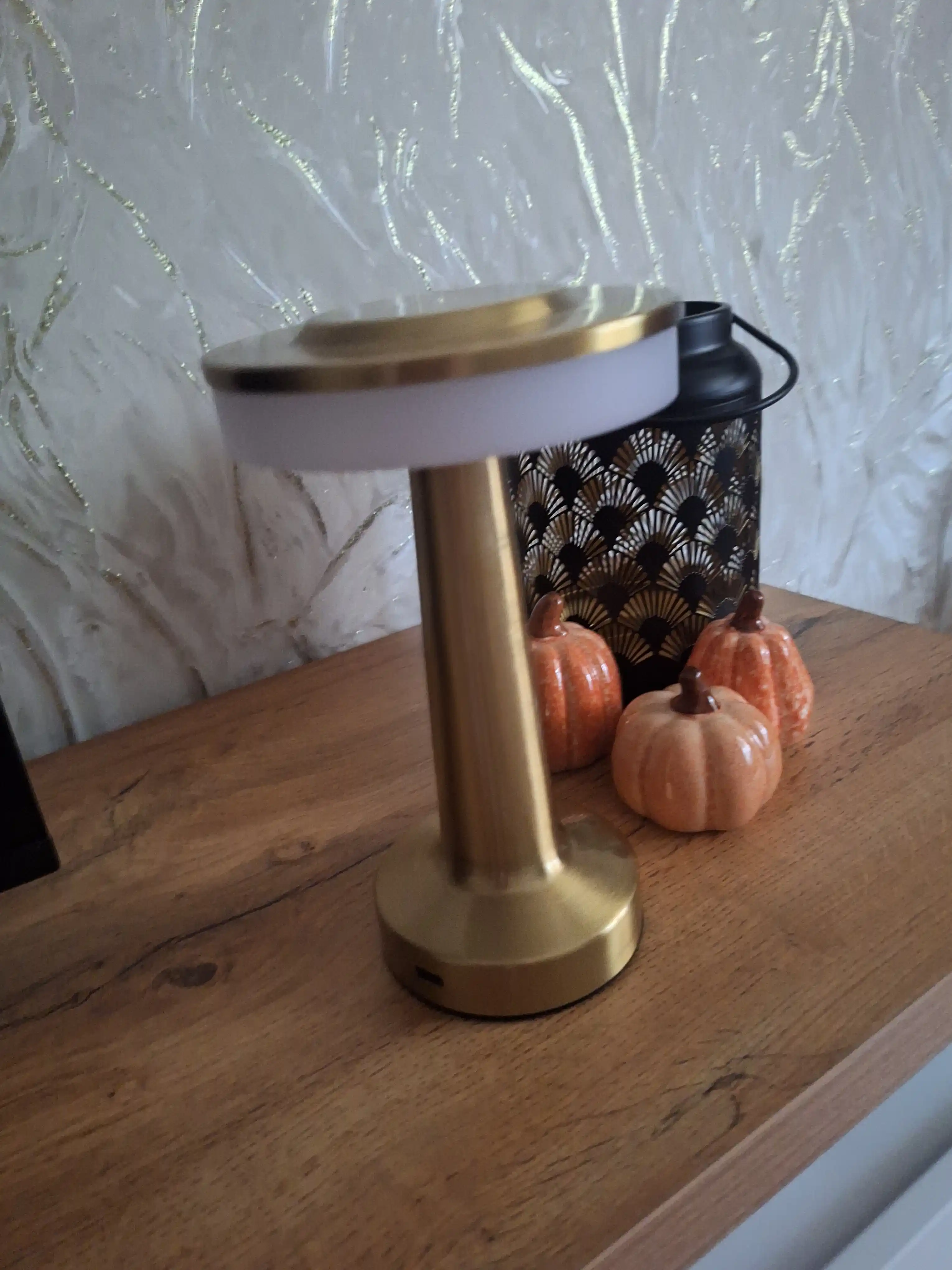 Stol usti, sensorli, simsiz lampa