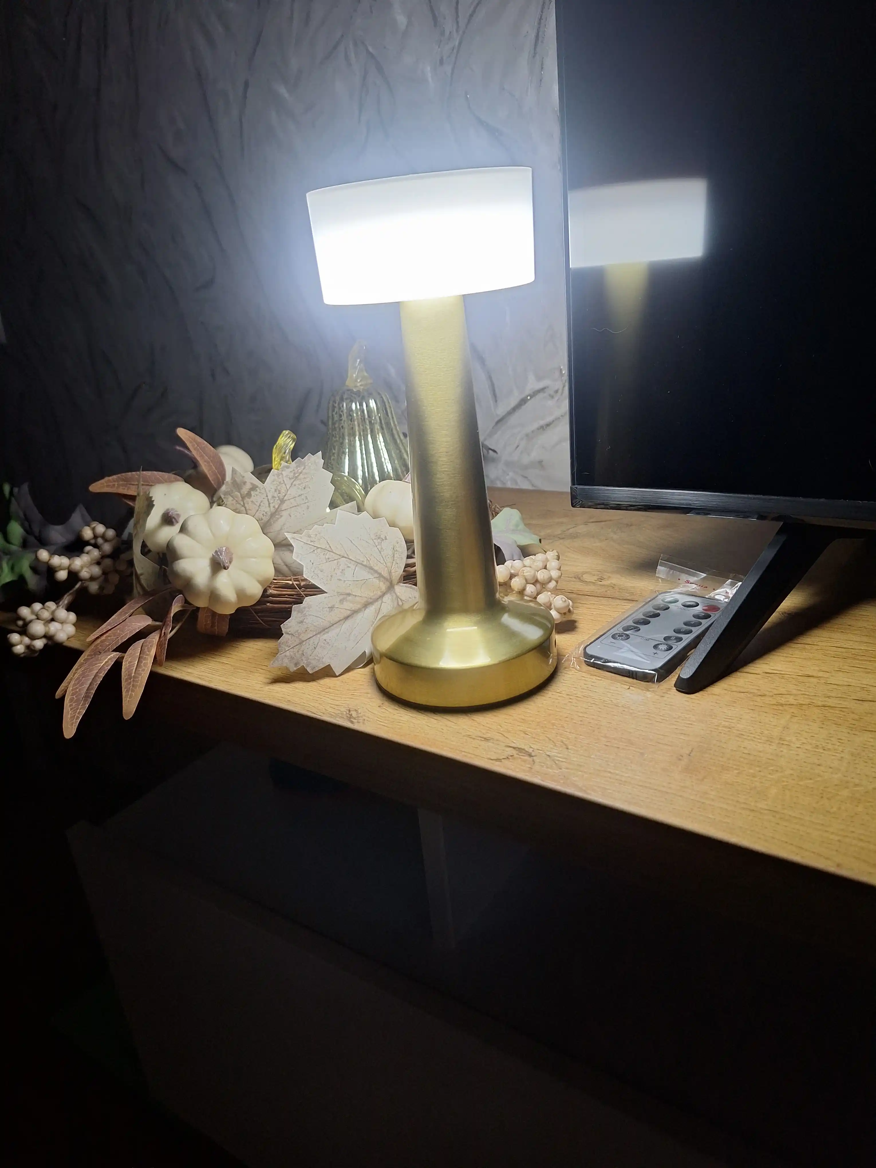 Stol usti, sensorli, simsiz lampa