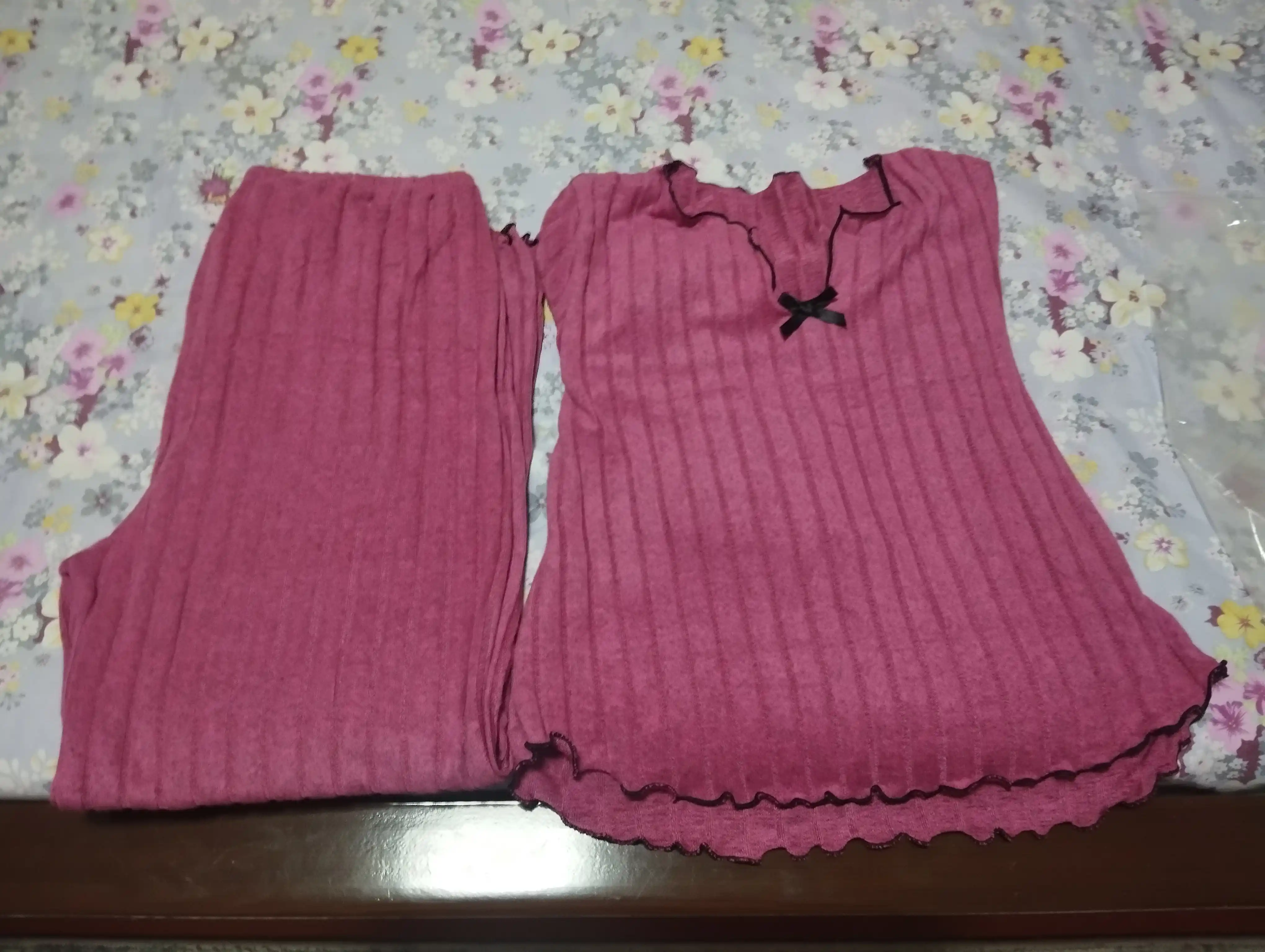 Ayollar pijamasi, ishton bilan