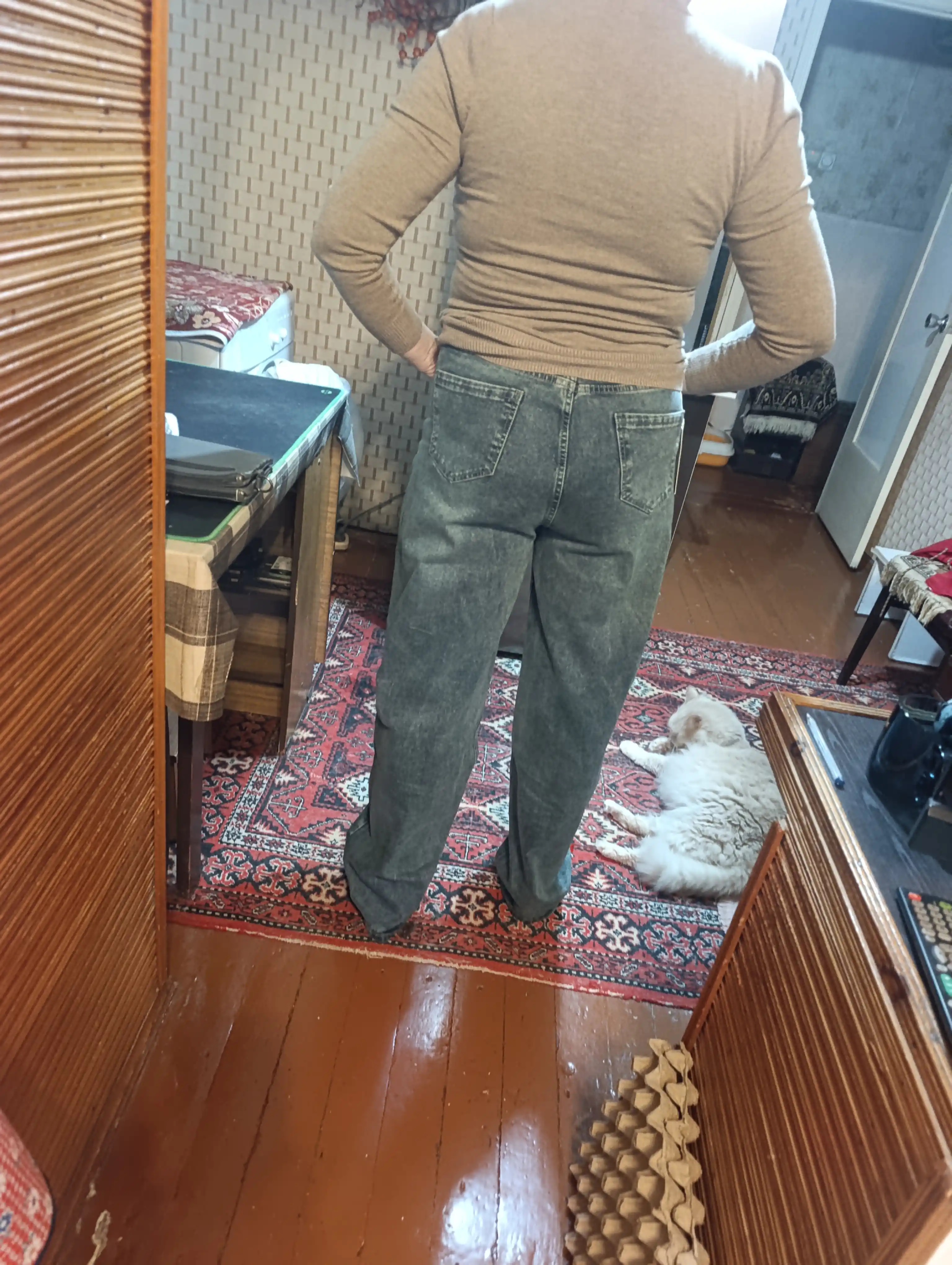 Ayollar uchun keng baggi jinsi shimlar, 42–54 o‘lcham, Rossiya ishlab chiqarishi