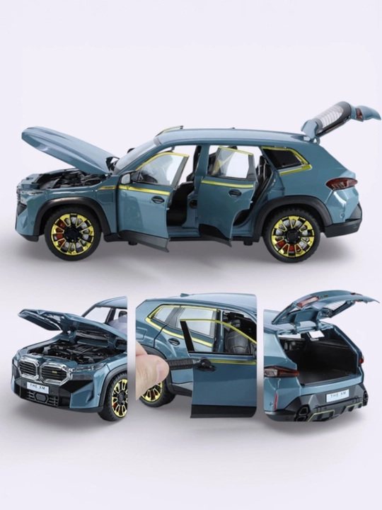 Металлическая игрушечная машинка BMW XM — со звуком, подсветкой, двери открываются, 20 см