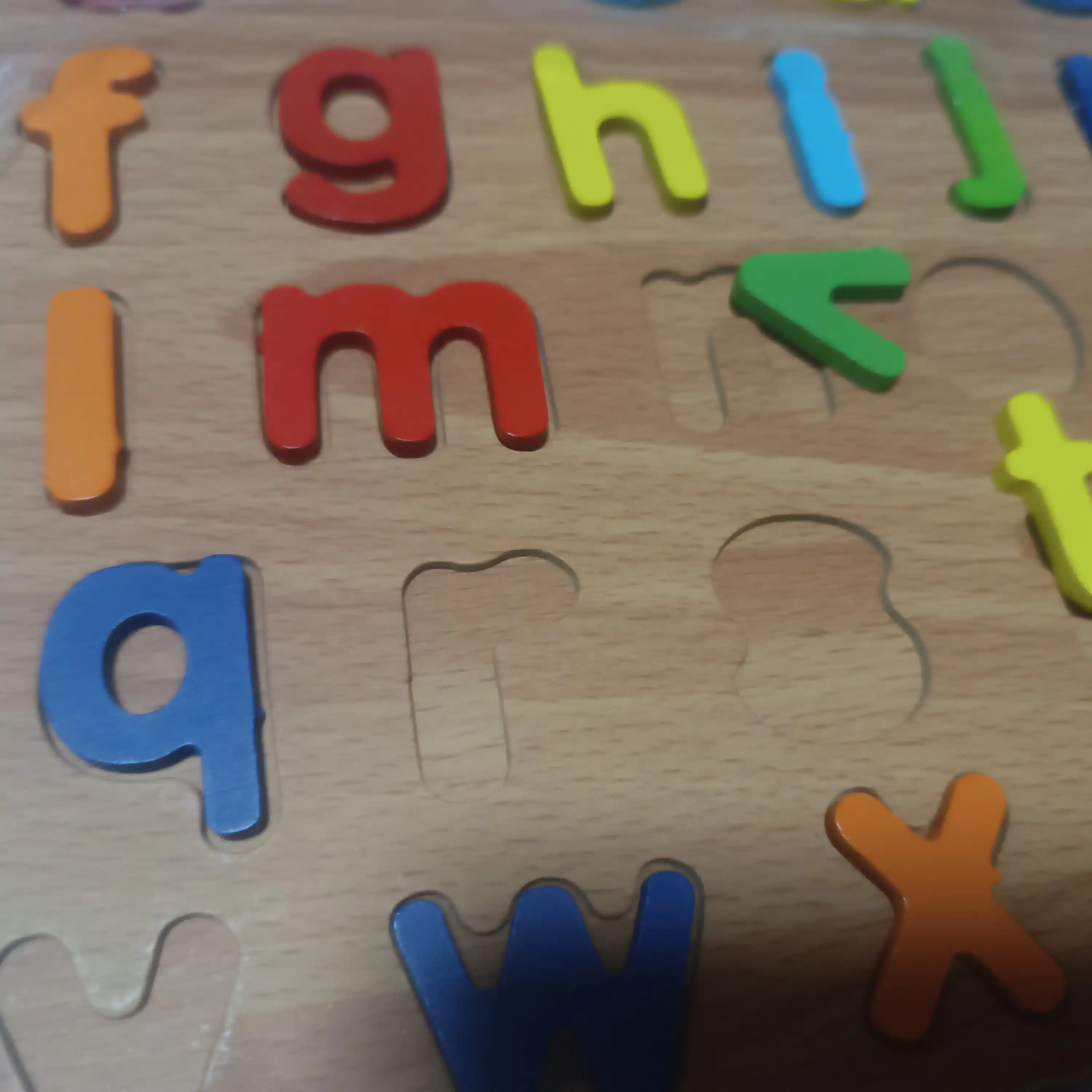 Montessori sorter piramida – raqamli yog‘och rivojlantiruvchi o‘yinchoq