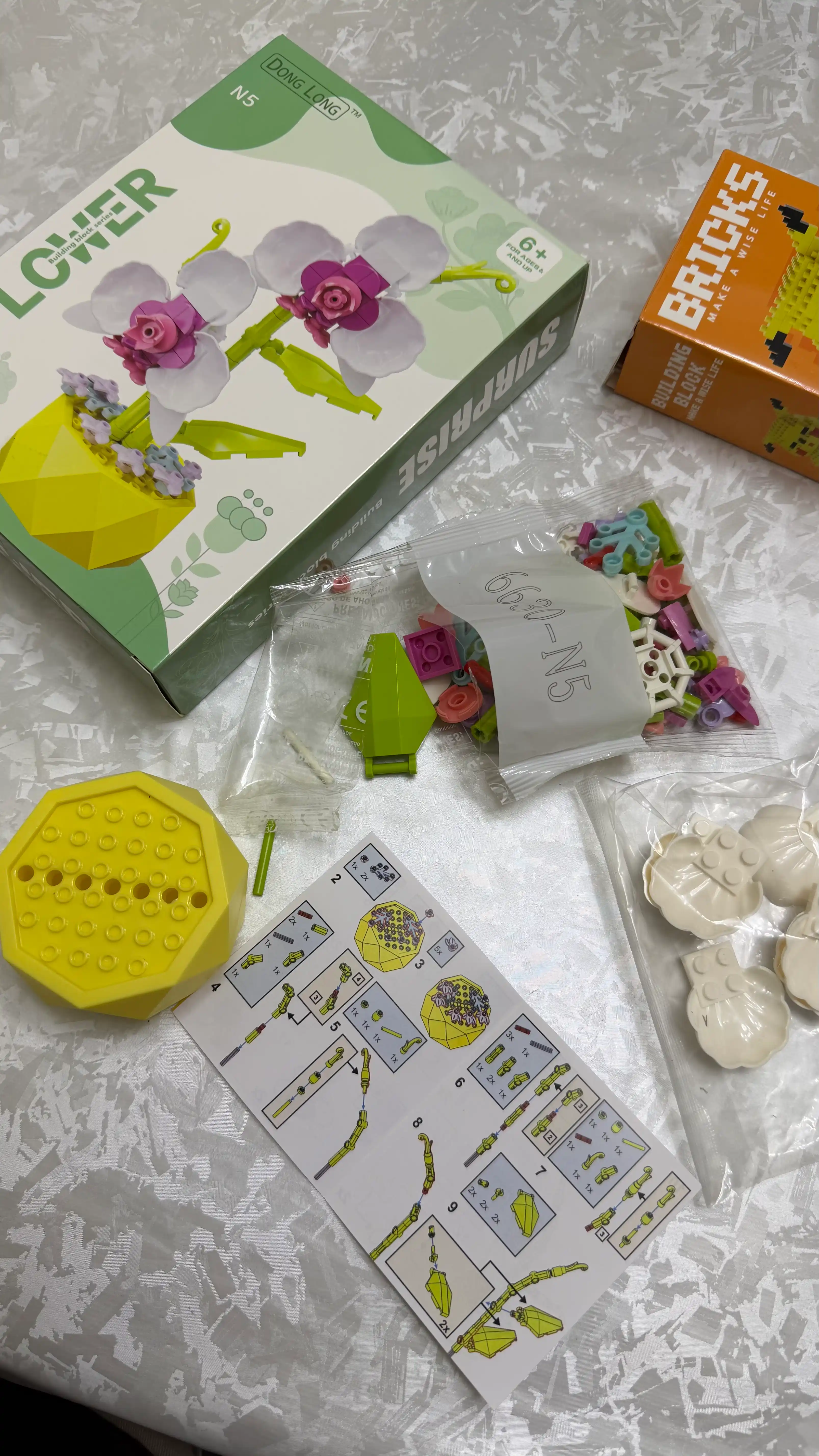 Konstruktor 3D gullar. Gullarni yig‘ish uchun to‘plam, Lego bilan mos keladi