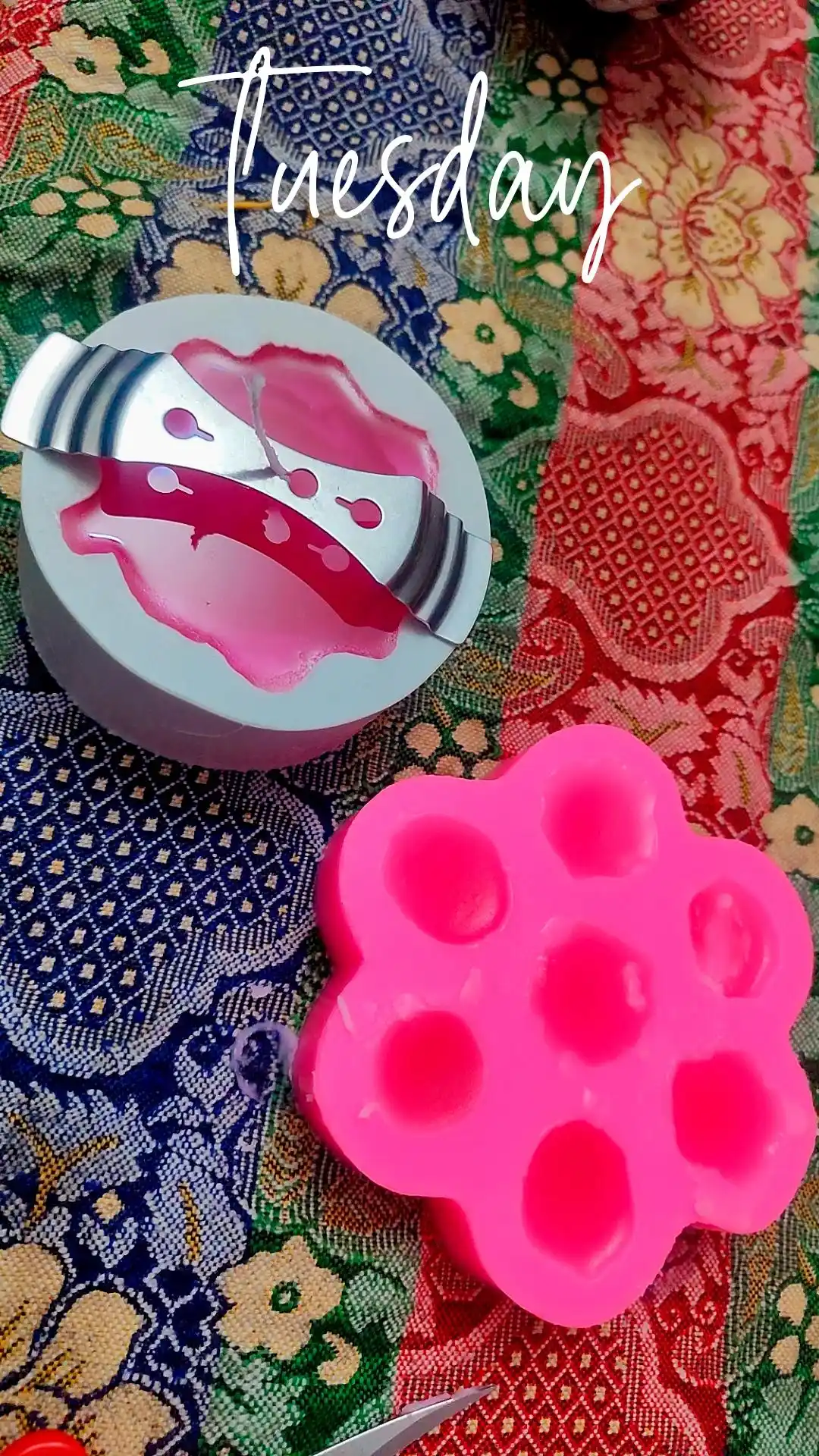 Silikon qoliplar, gullar, sham qoliplari, smolalar, gips, sovun, shokolad, gul