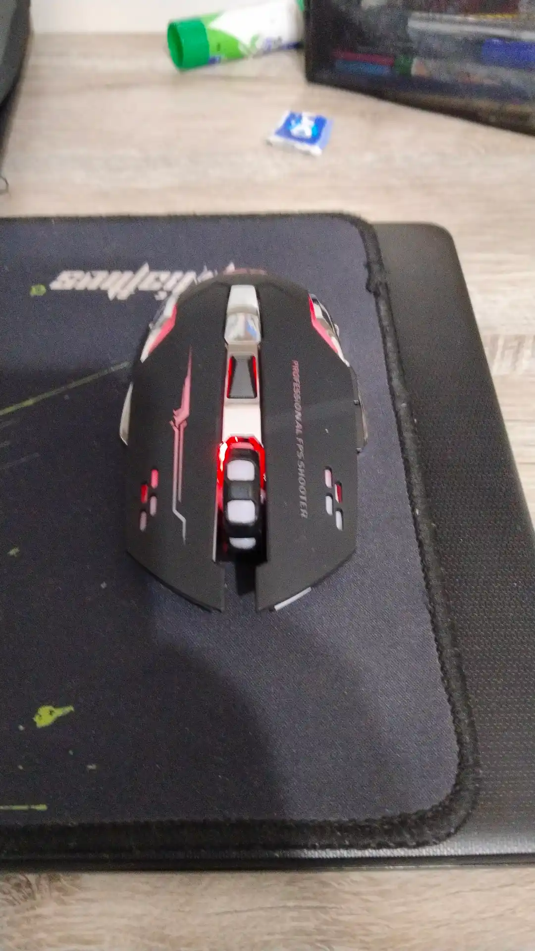 O‘yinlar va ofis uchun mos simsiz sichqoncha, RGB LED bilan har bir dyuymda 3200 nuqta