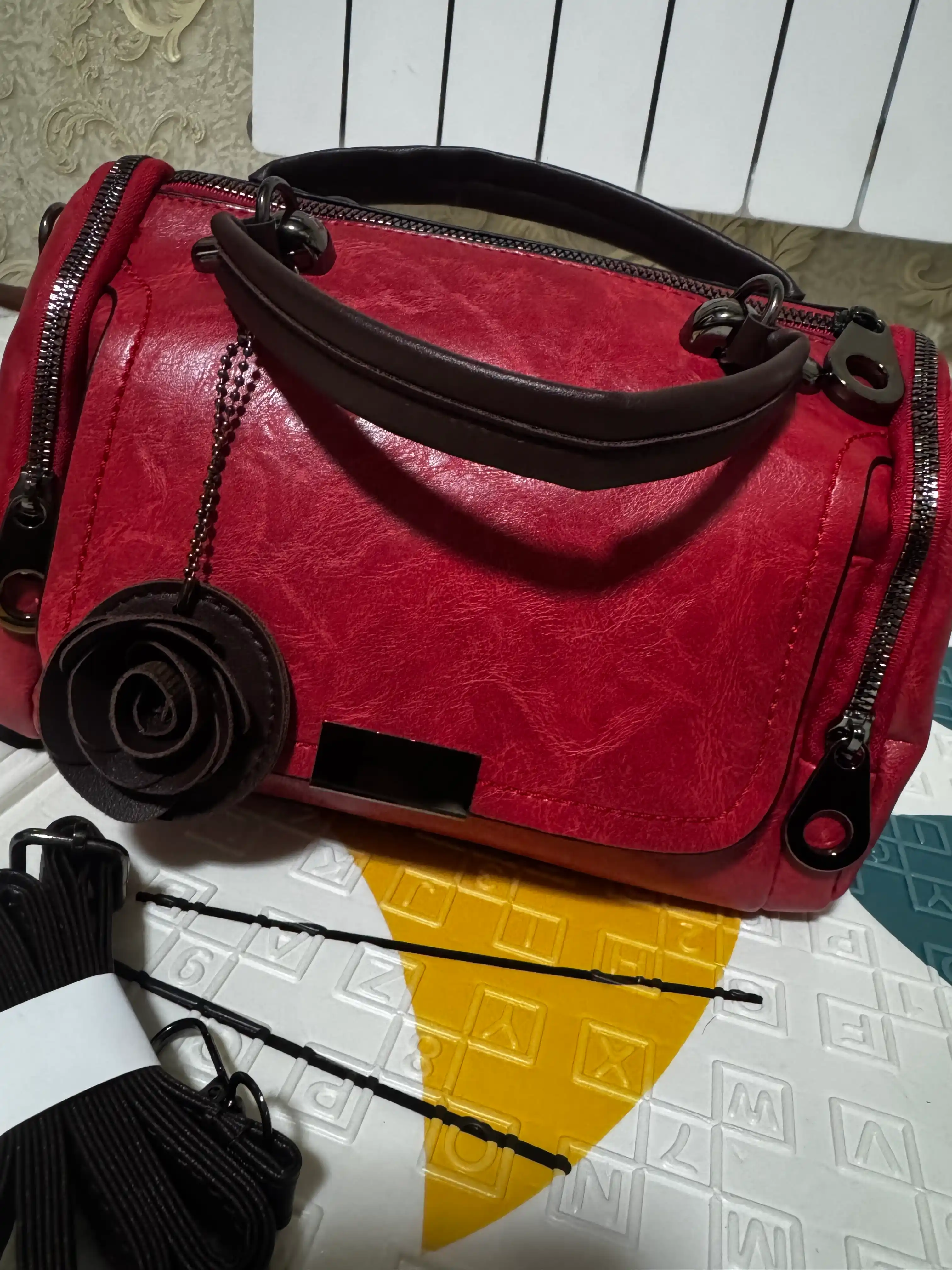 Ayollar uchun fashion qo‘l sumkasi, yelka tasmasi bilan, kundalik va elegant dizayn