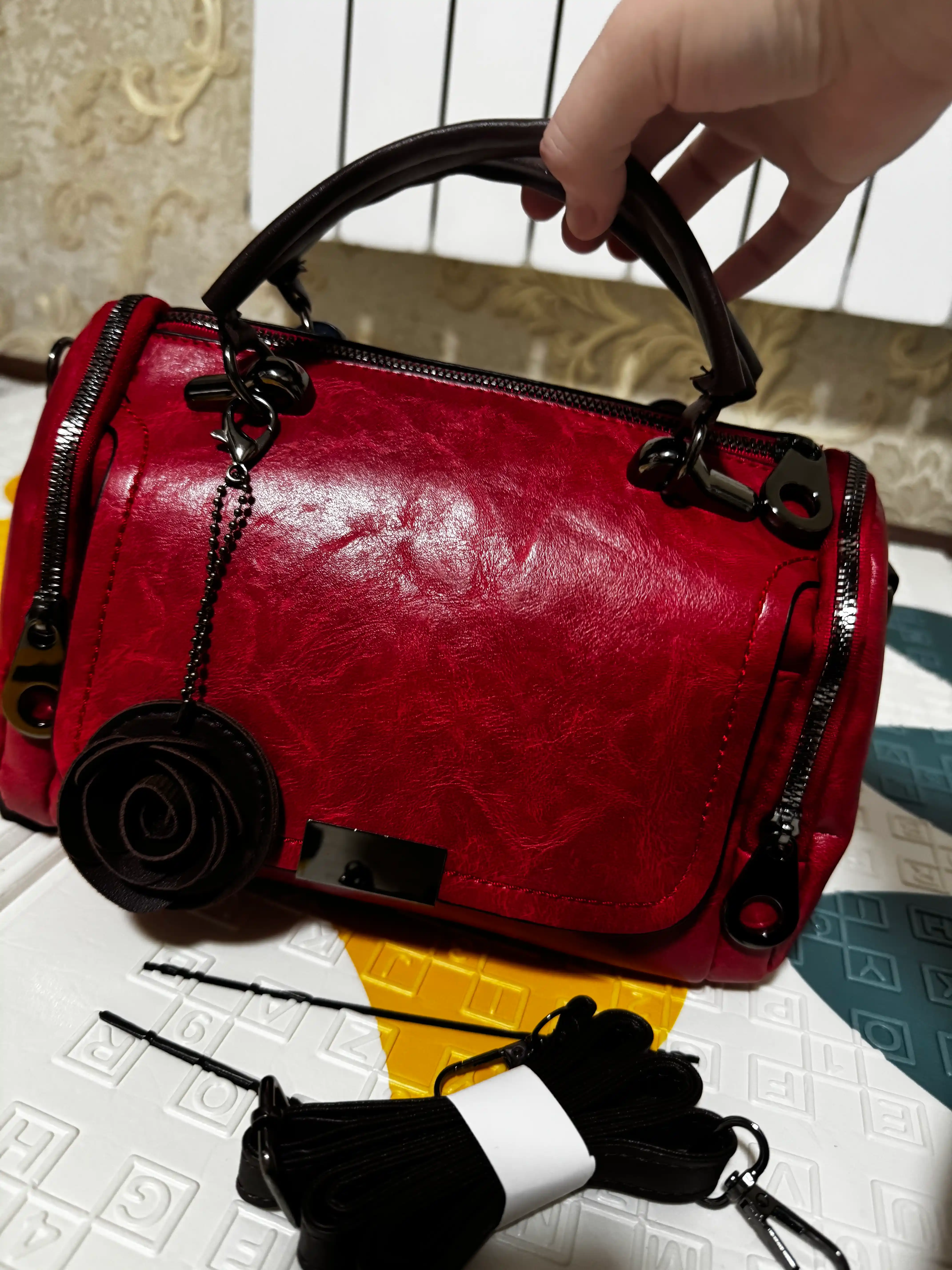 Ayollar uchun fashion qo‘l sumkasi, yelka tasmasi bilan, kundalik va elegant dizayn