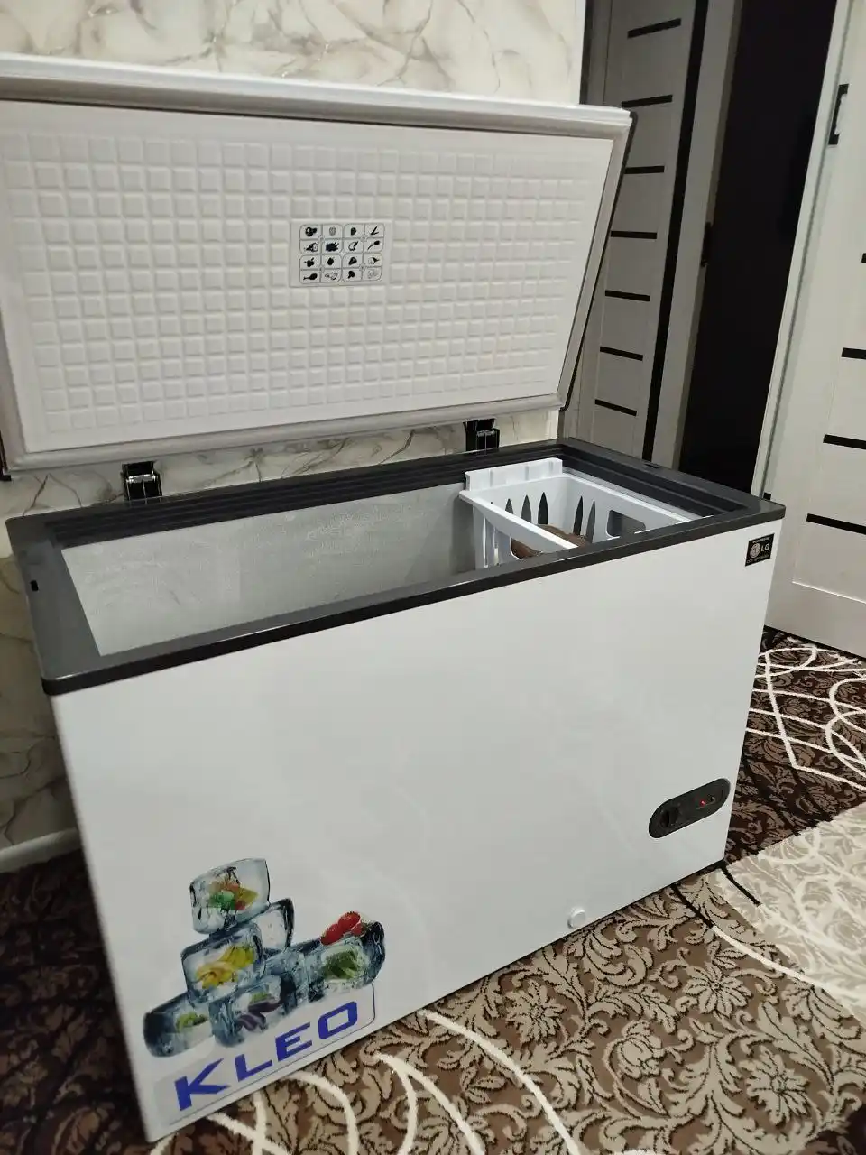 Морозильный ларь KLEO KDF-300A+G, 220 л