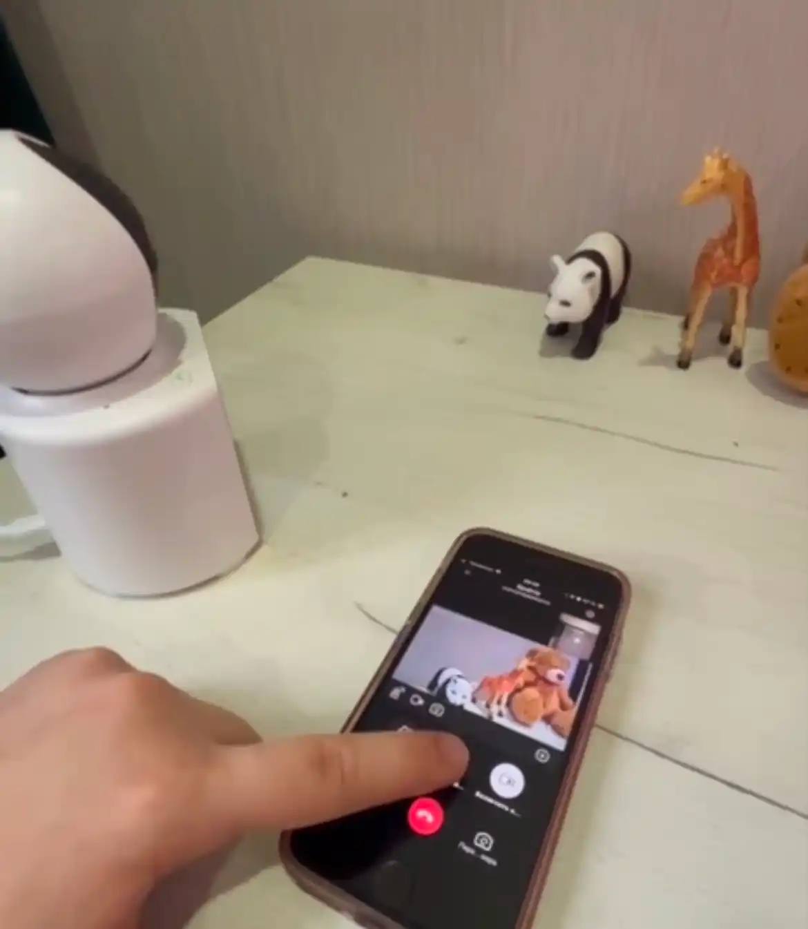 Juft linzali va harakat sensoriga ega Wi-Fi video kuzatuv kamerasi