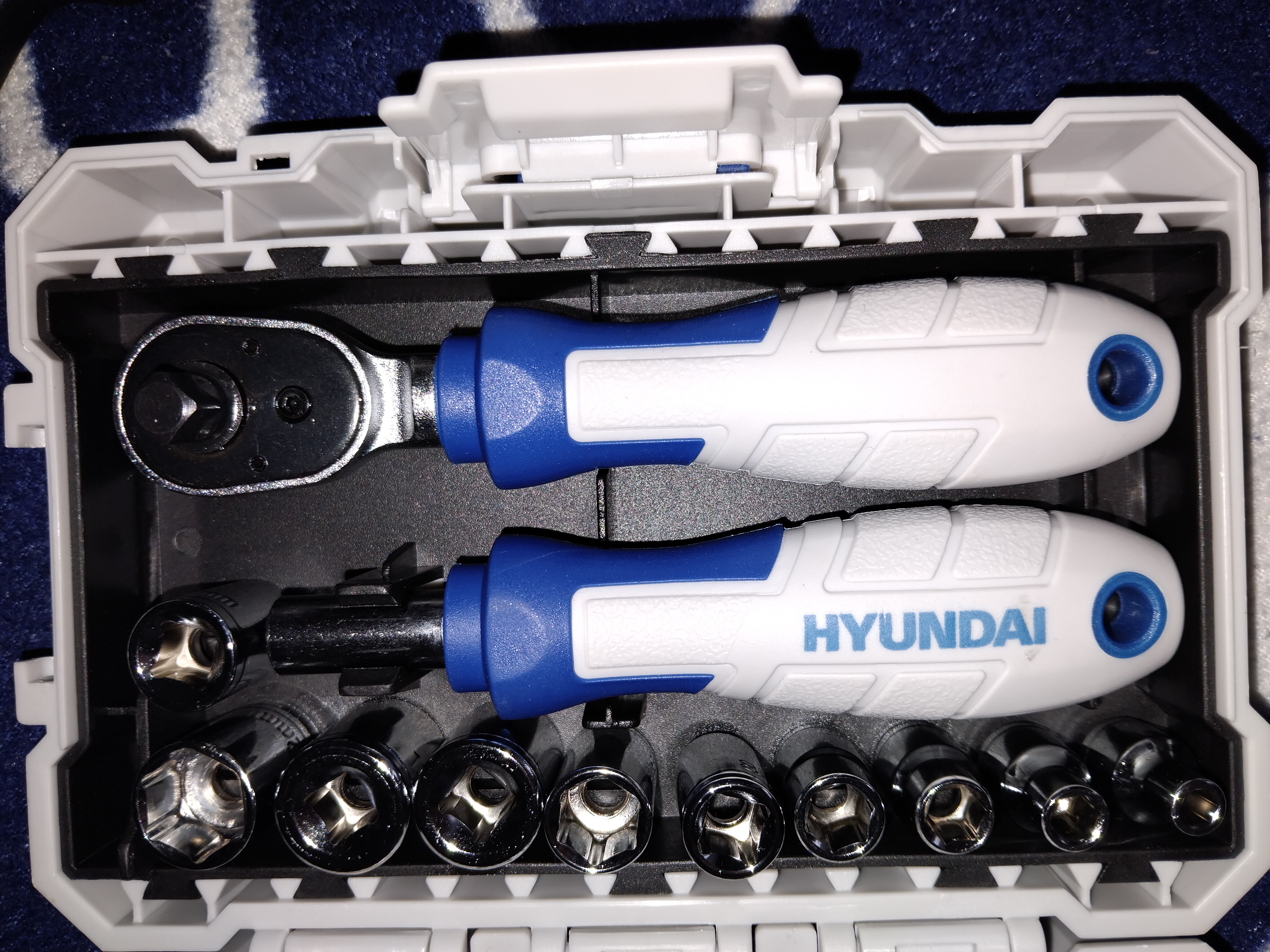 Uy va avtomobil kalitlari paketi 24,26,29,38,43,77 HYUNDAI