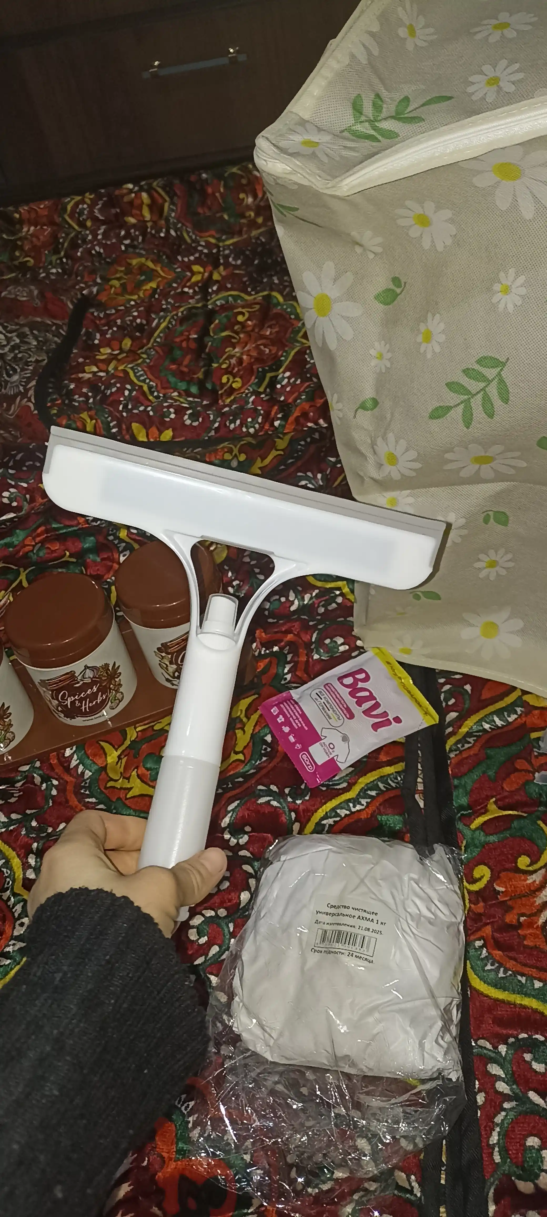 Deraza, oyna yuvish uchun qirg‘ich, oyna yuvgich, cho‘tka 3 xil rangda, 3 tasi 1 da