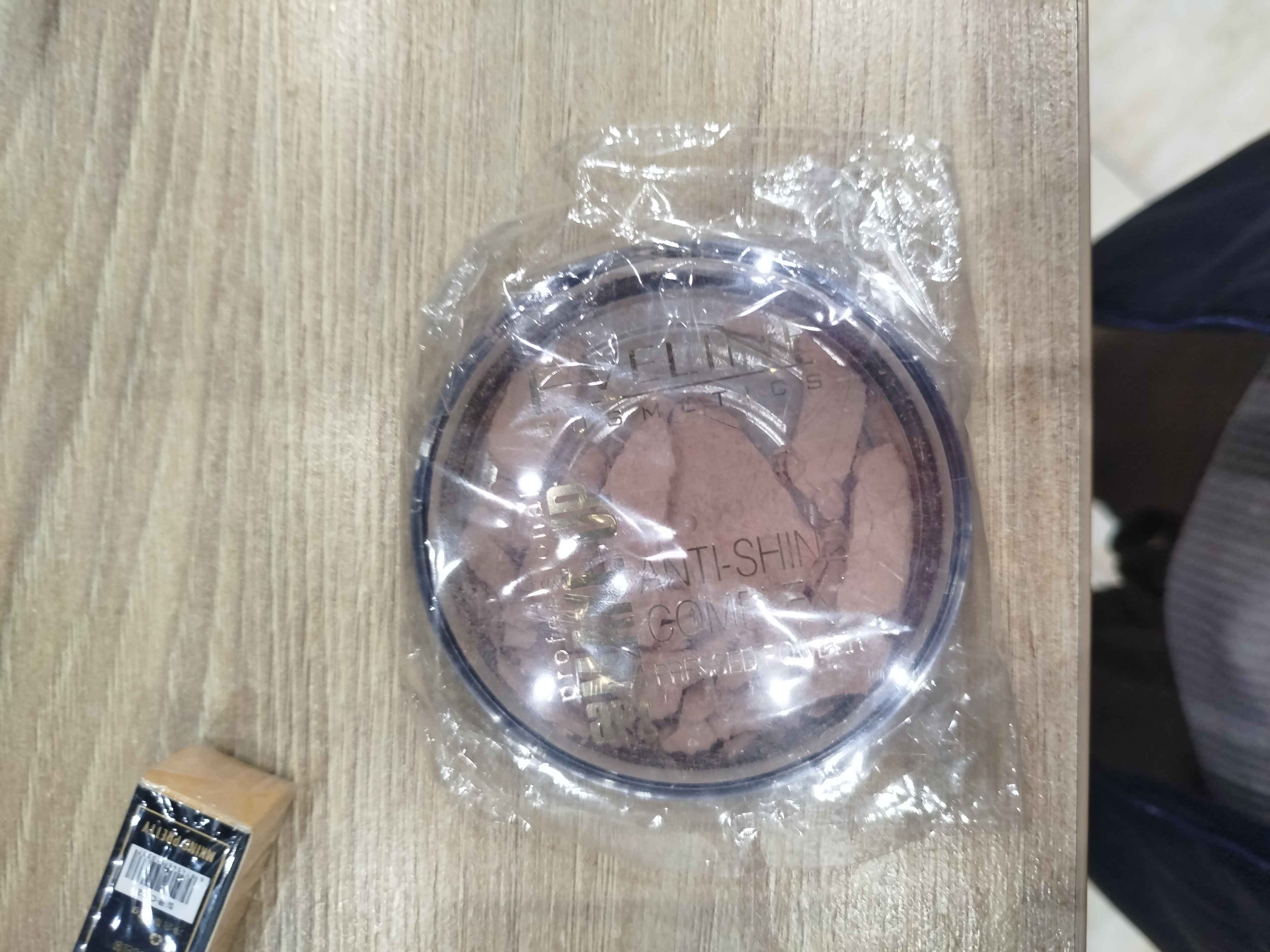 Пудра Eveline Anti Shine 35, матирующая и минеральная