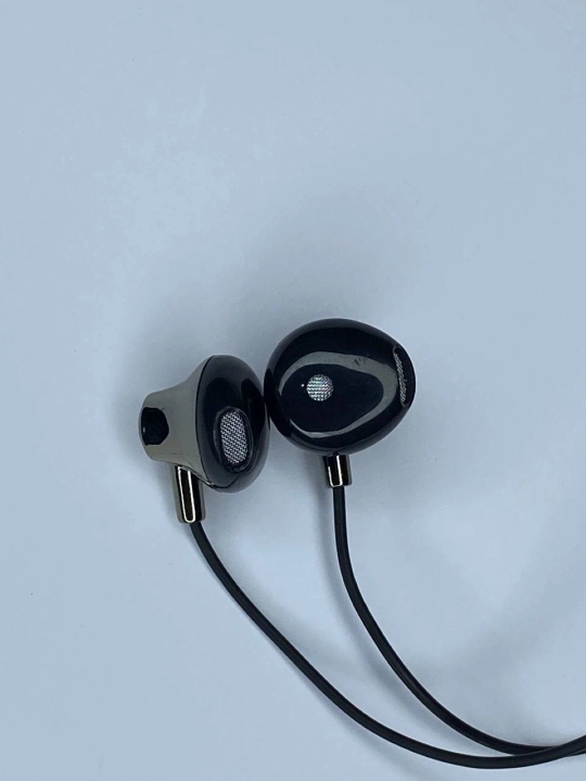 Kompyuter va telefon uchun universal mikrofonli simli quloqchinlar