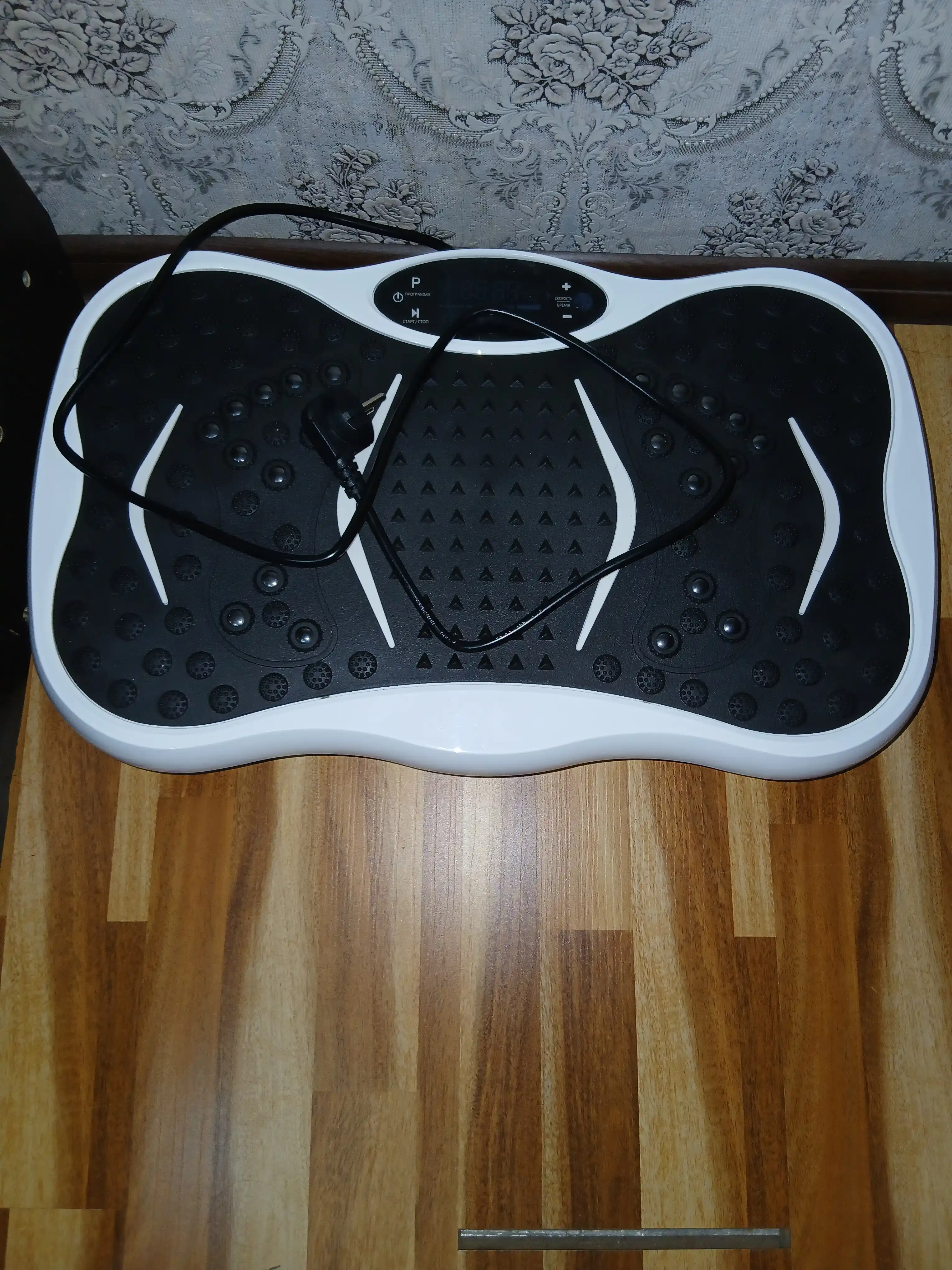 Vibroplatforma ozish uchun, fitness - vibrotrenajer, pult bilan