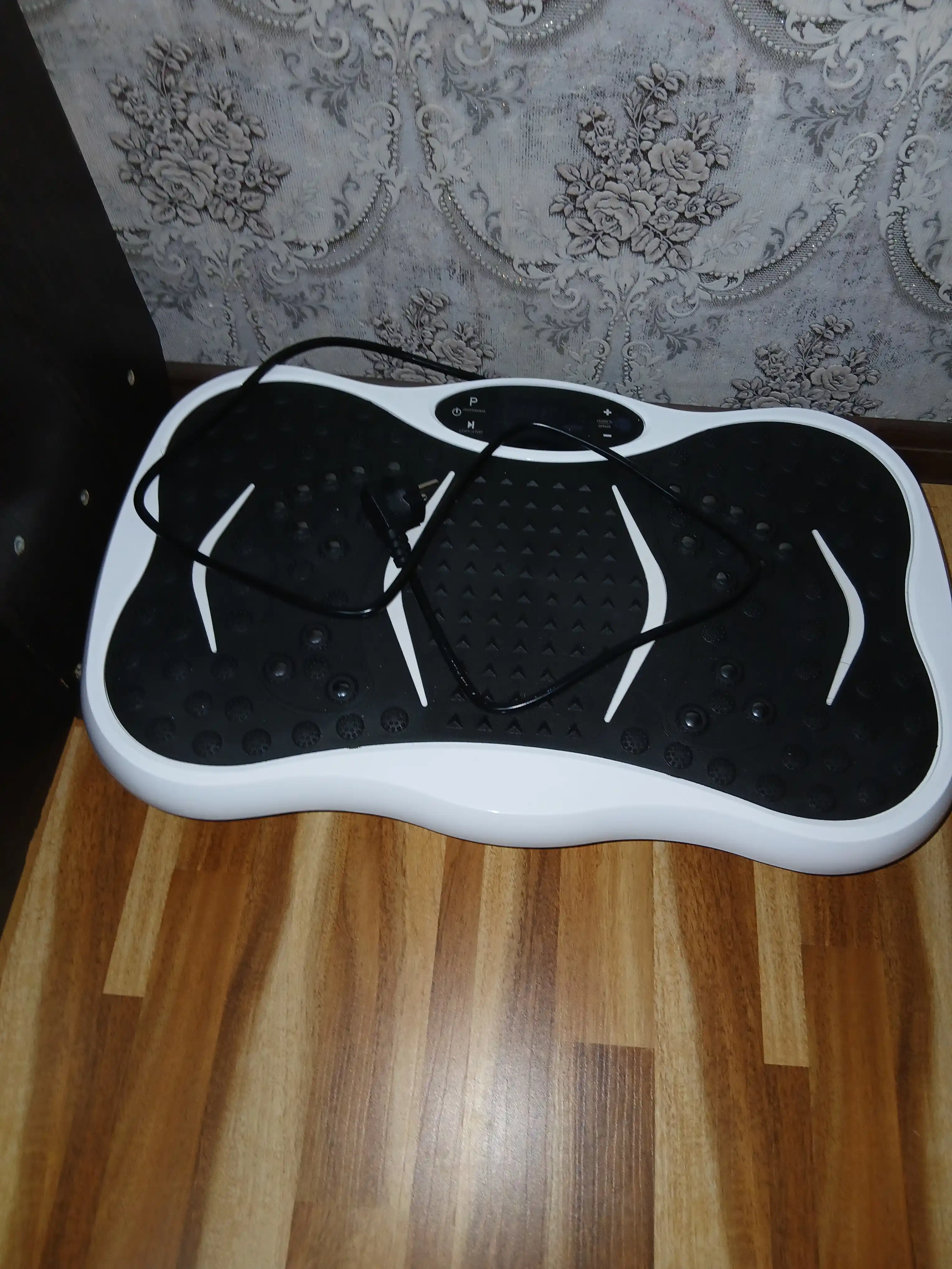 Vibroplatforma ozish uchun, fitness - vibrotrenajer, pult bilan