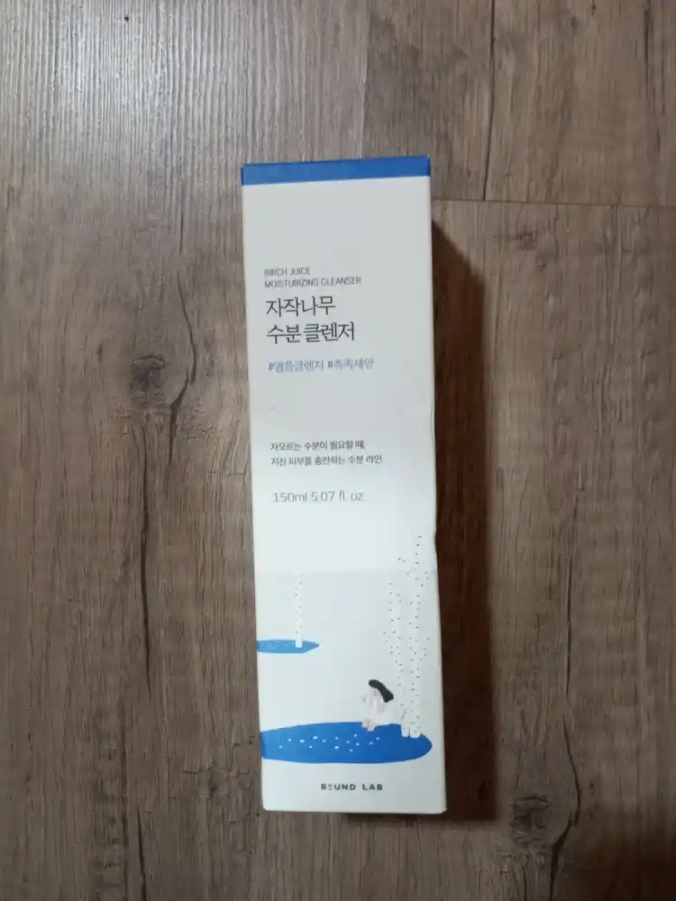 Round Lab Birch Juice Moisturizing Cleanser yuzni yuvish geli