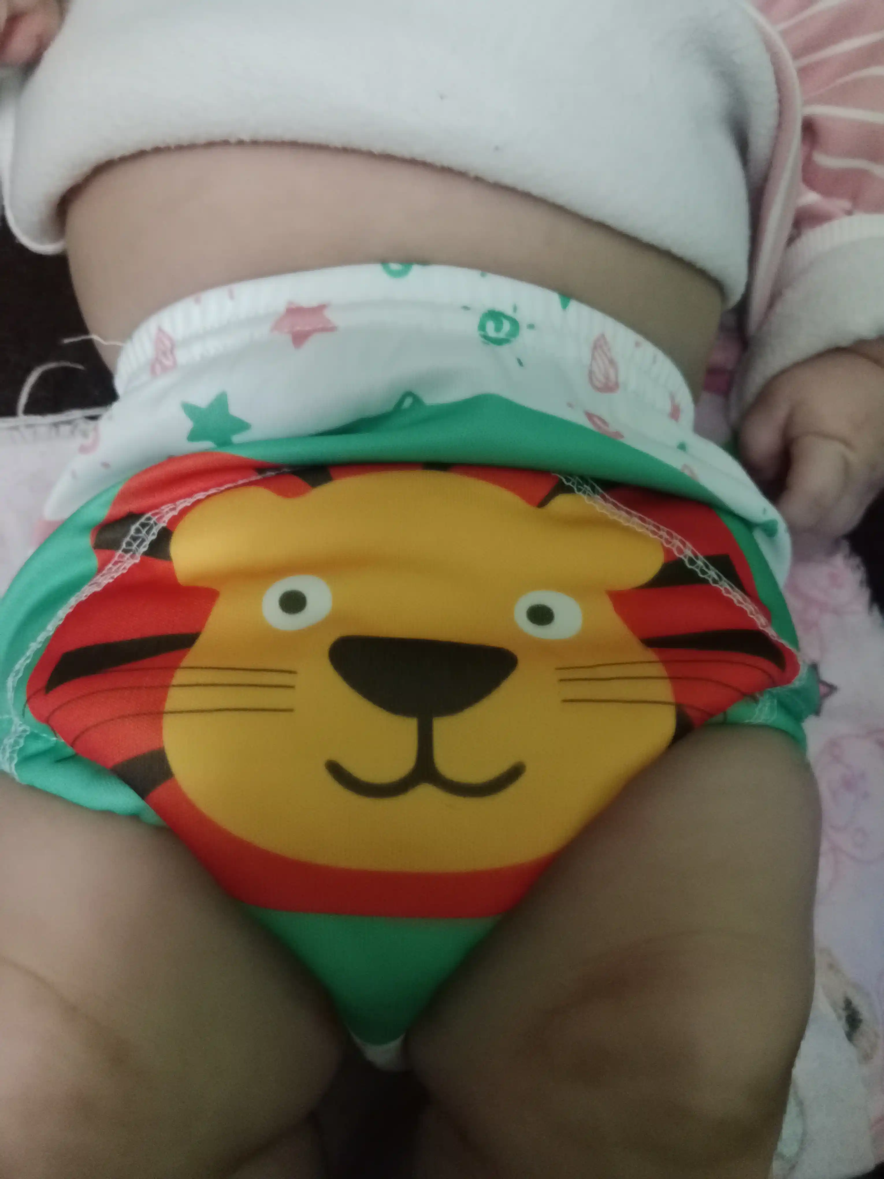 Ko‘p marta ishlatiladigan, tuvakka moslashadigan, yuviladigan, proklatkasi, 1,2,3 dona