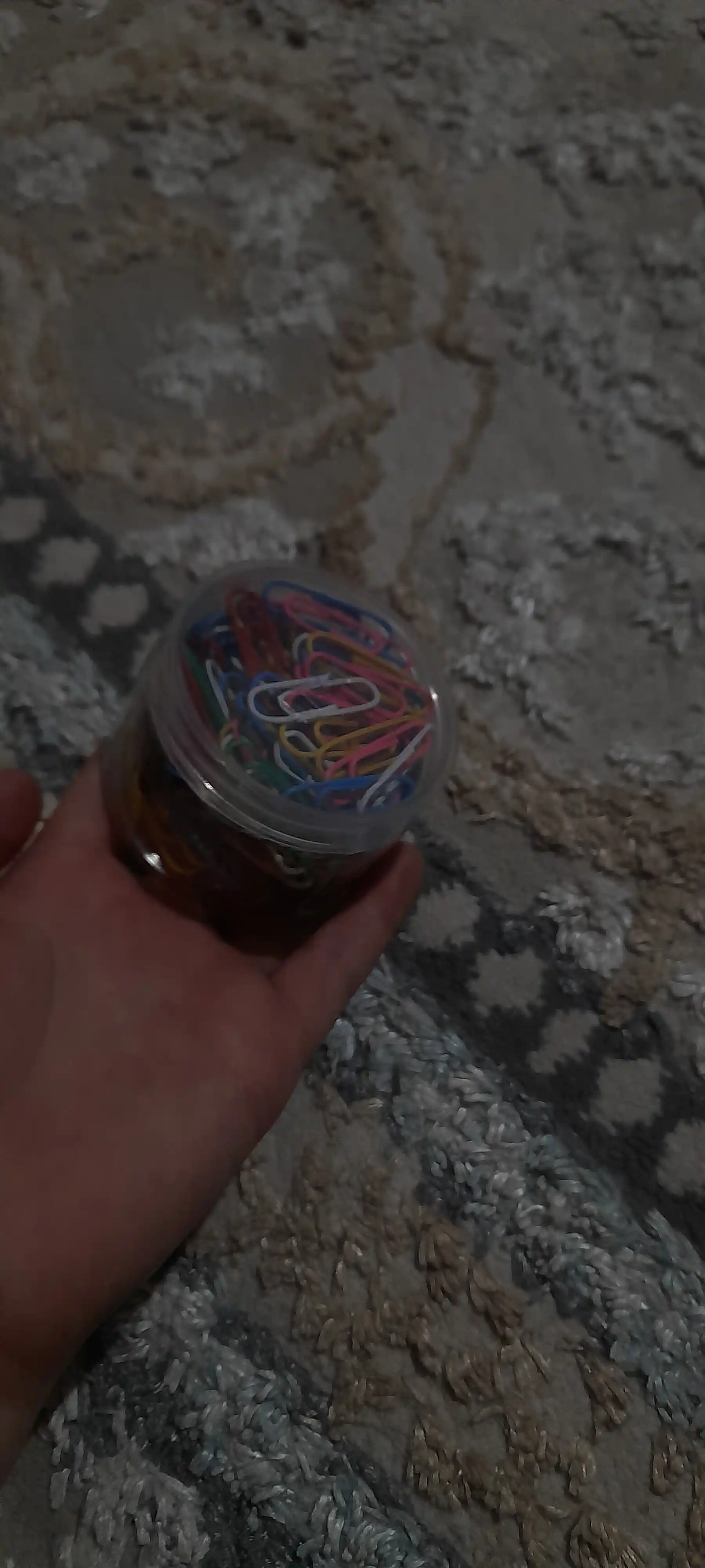 Qog'oz qisqichlari, 29 mm, 160 dona rangli naychadagi Deli