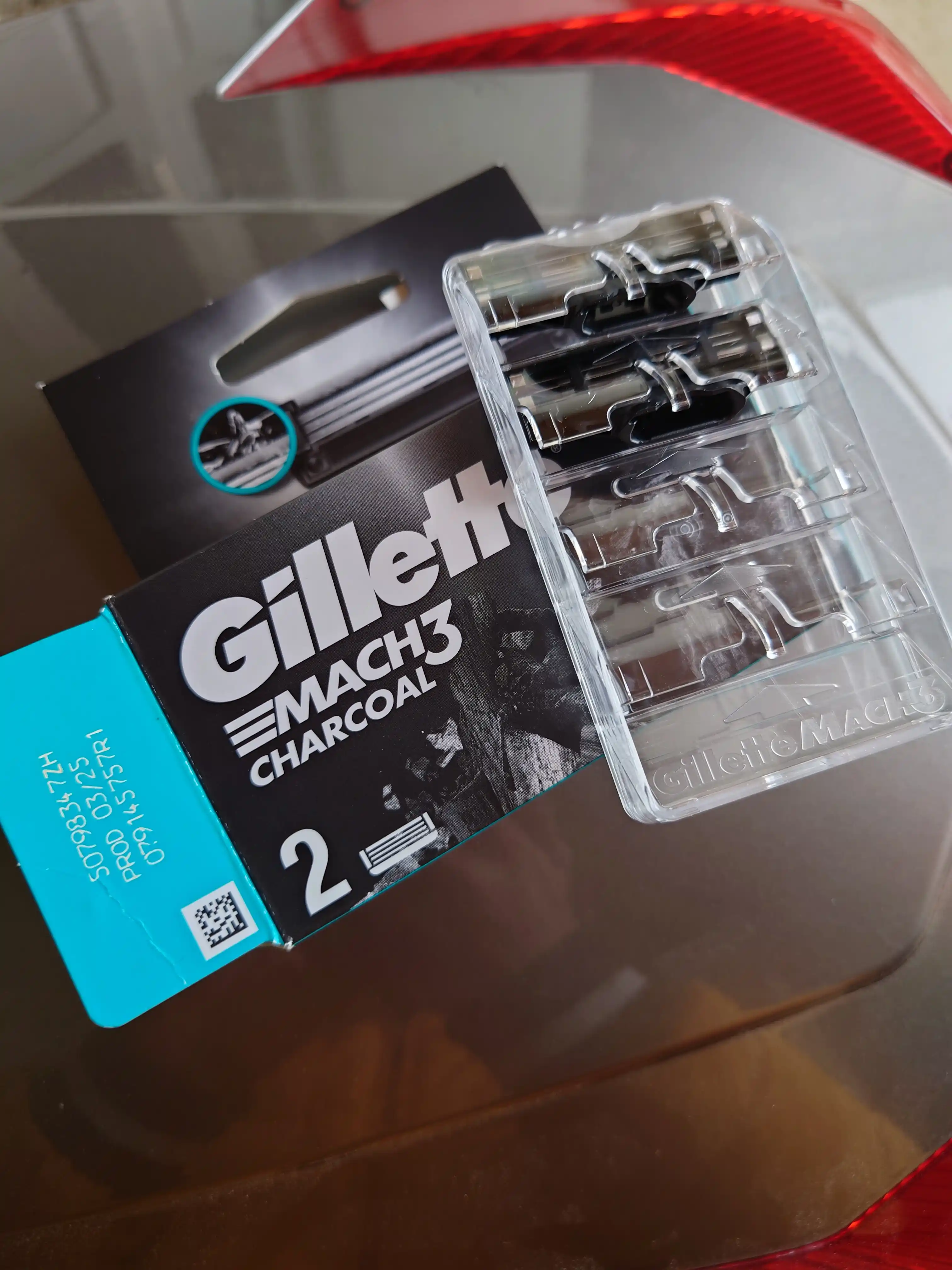 Сменные Кассеты Gillette Mach3 Charcoal со смазывающей полоской с древесным углем, 2шт, 3 лезвия