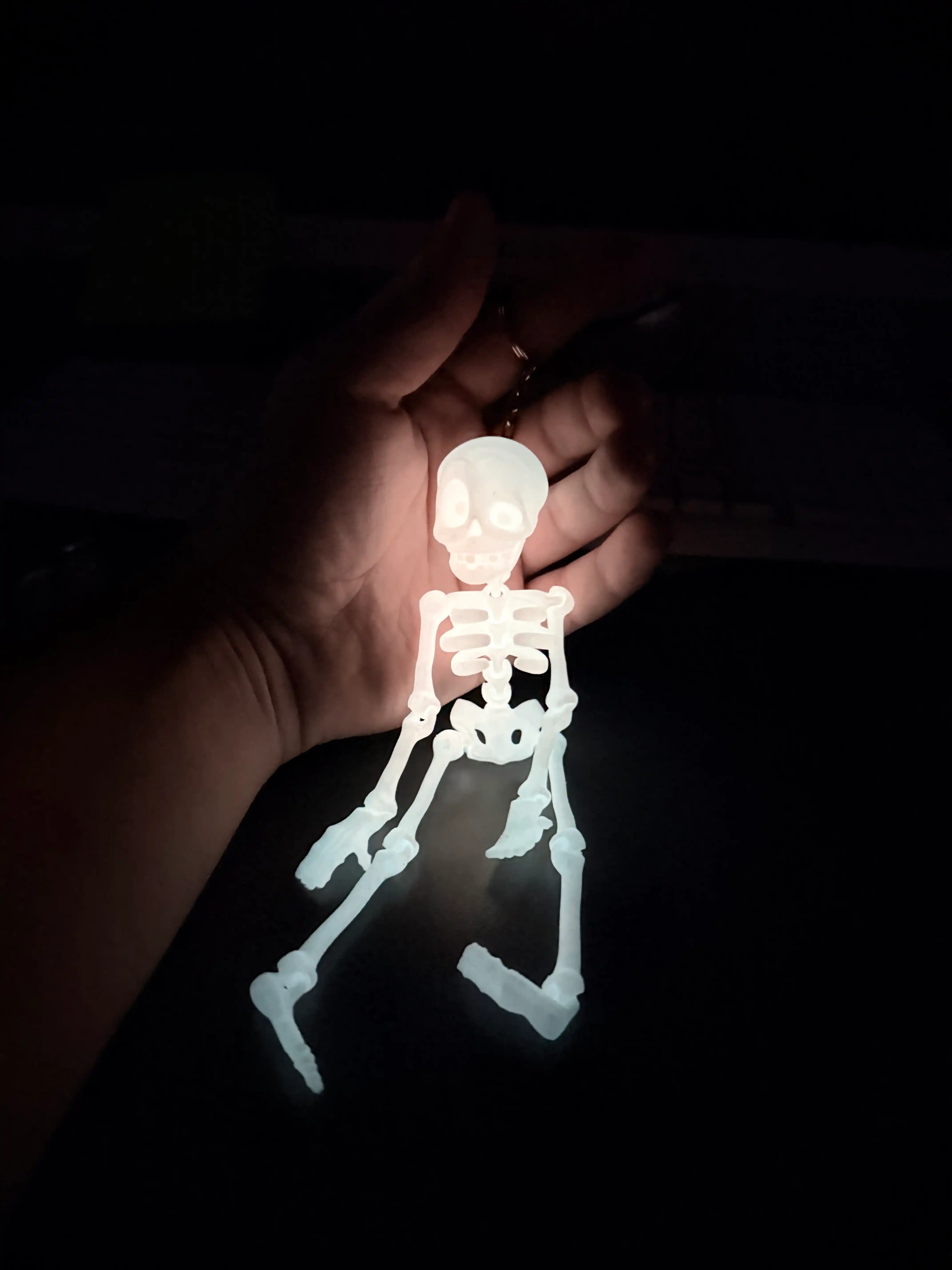 Harakatlanuvchi skelet figurasi