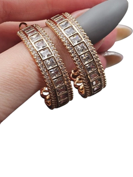 Xuping Jewelry ayollar sirg'asi, yirik to'rtburchak fionit kristallari bilan, tilla rang