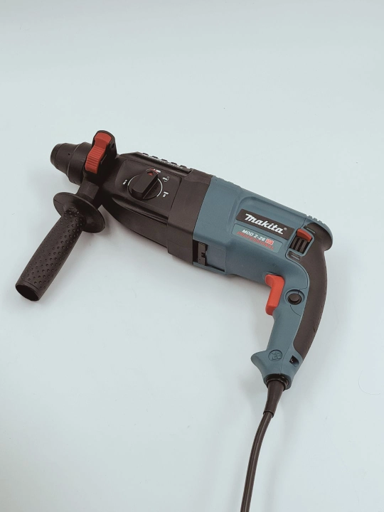 Perforator SDS Plus, 26 mm, 800 Vt, 900 ayl/min, 5 ta bur bilan, kuchli va ishonchli