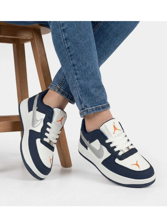 Ayollar va qizlar uchun krossovkalar Nike Air Jordan