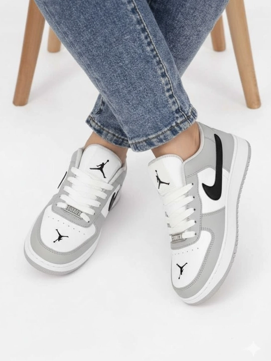 Ayollar va qizlar uchun krossovkalar Nike Air Jordan