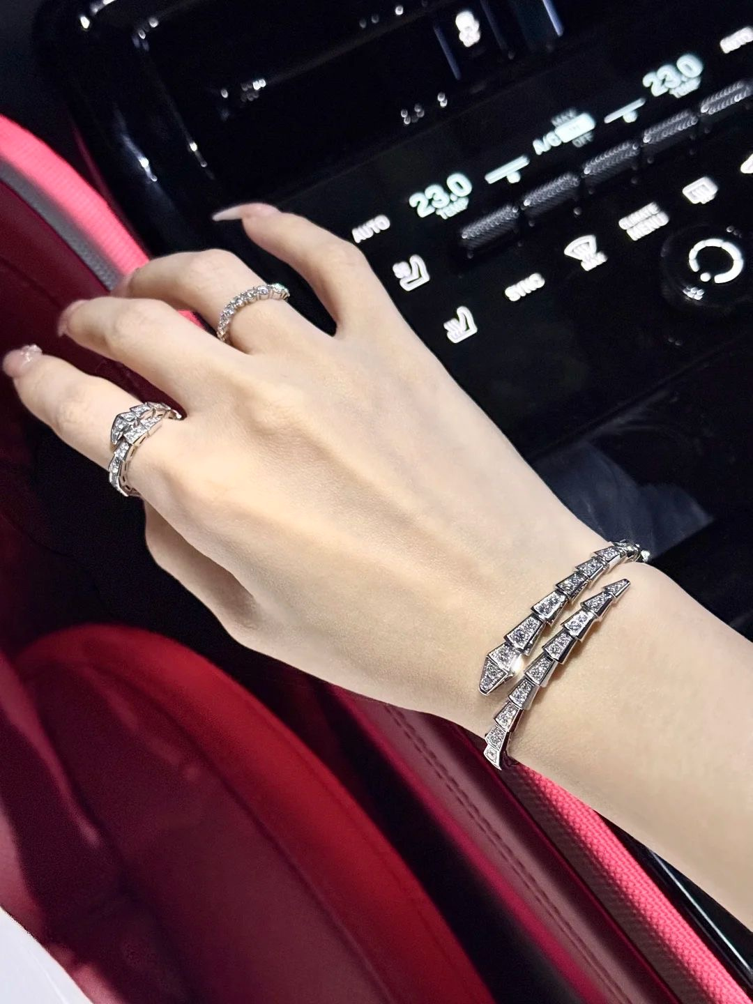 Женский браслет с кольцом Cartier Love, Cartier Clash, Cartier Nail, Bvlgari, Vanclef