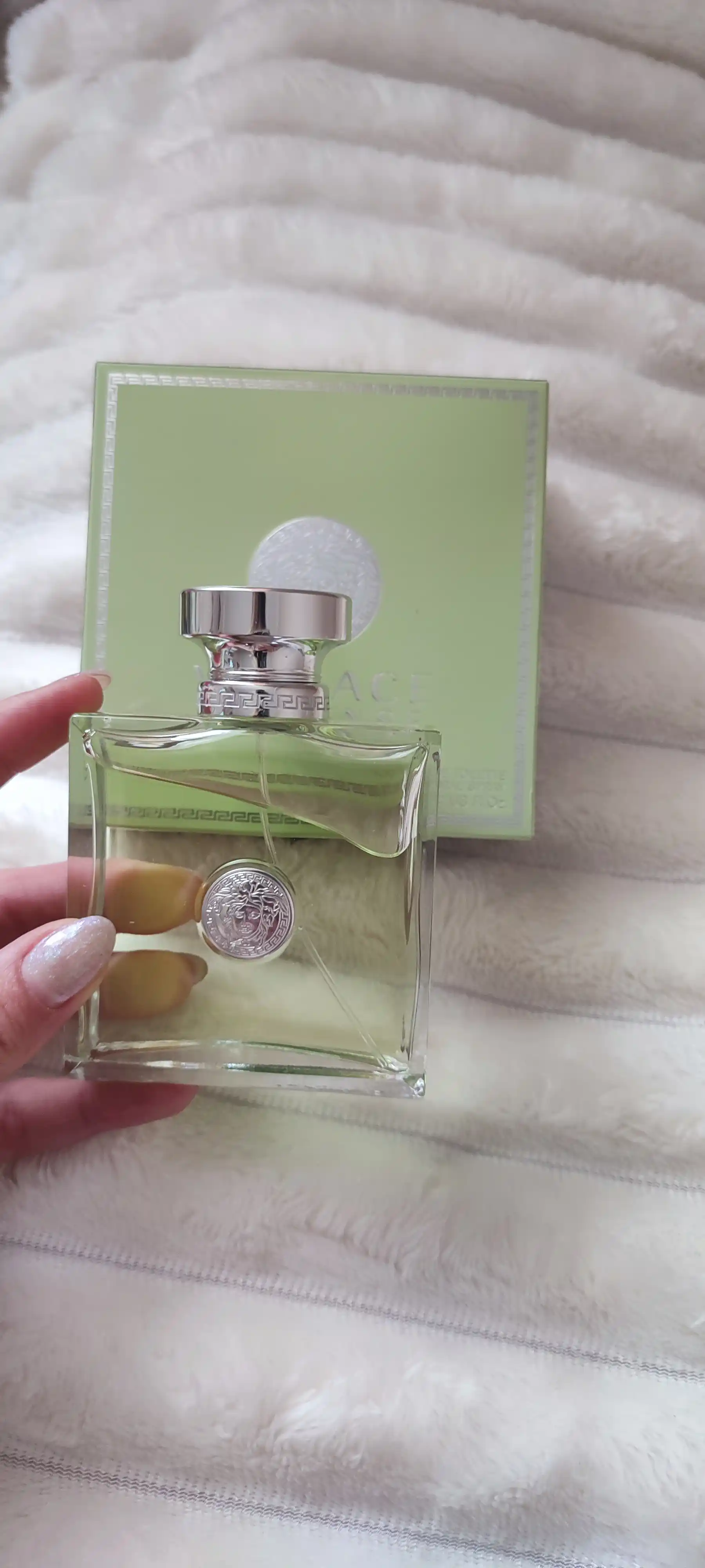 Versace Versense ayollar uchun xushbo'ylangan suvi, 100 ml