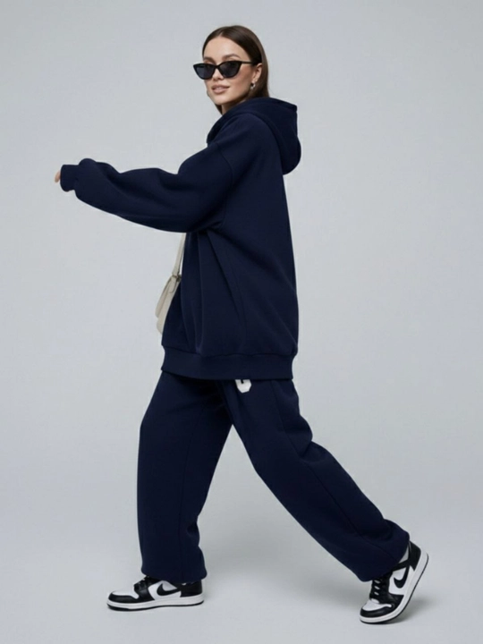Ayollar sport kostyumi, futbolka va shim M–4XL — ELLY FASHION