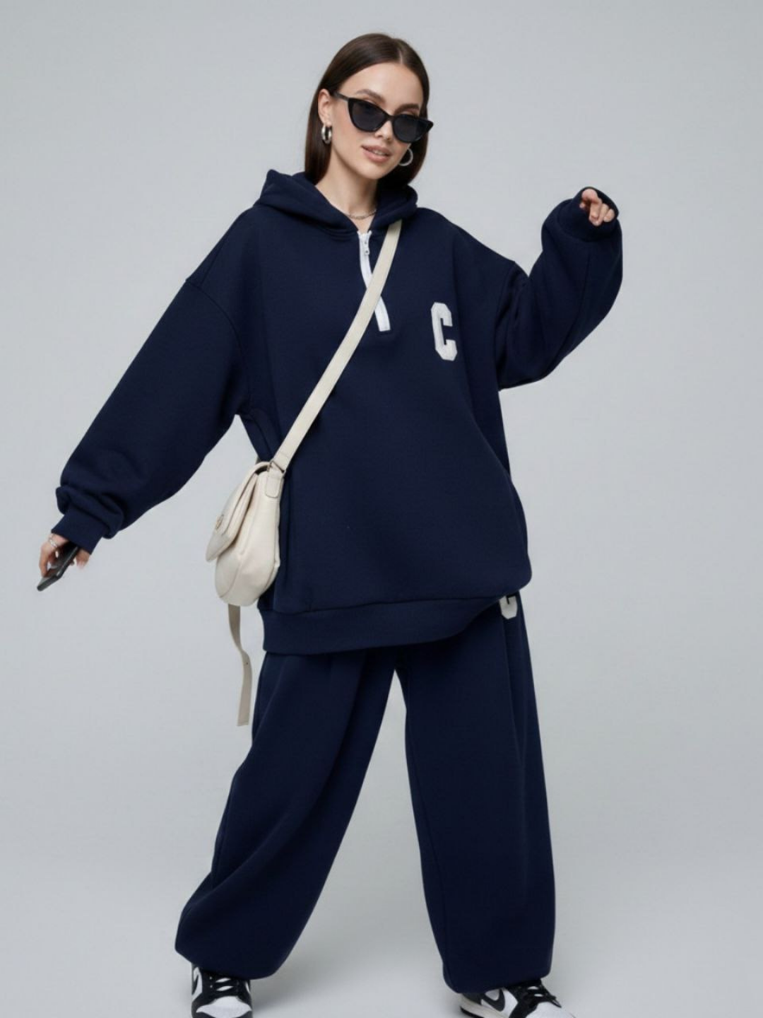 Ayollar sport kostyumi, futbolka va shim M–4XL — ELLY FASHION - 
