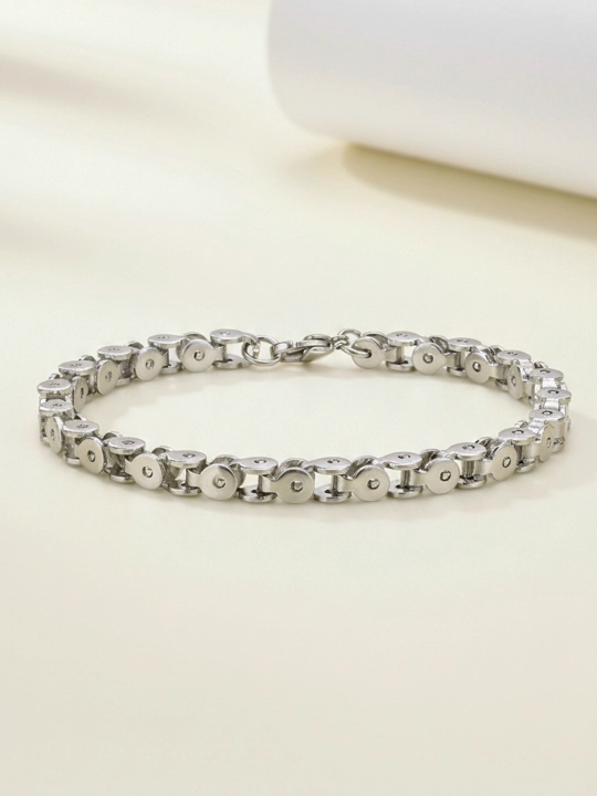 Po‘lat bilaguzuk Chain uslubida — industrial dizayndagi kuchli aksent - 